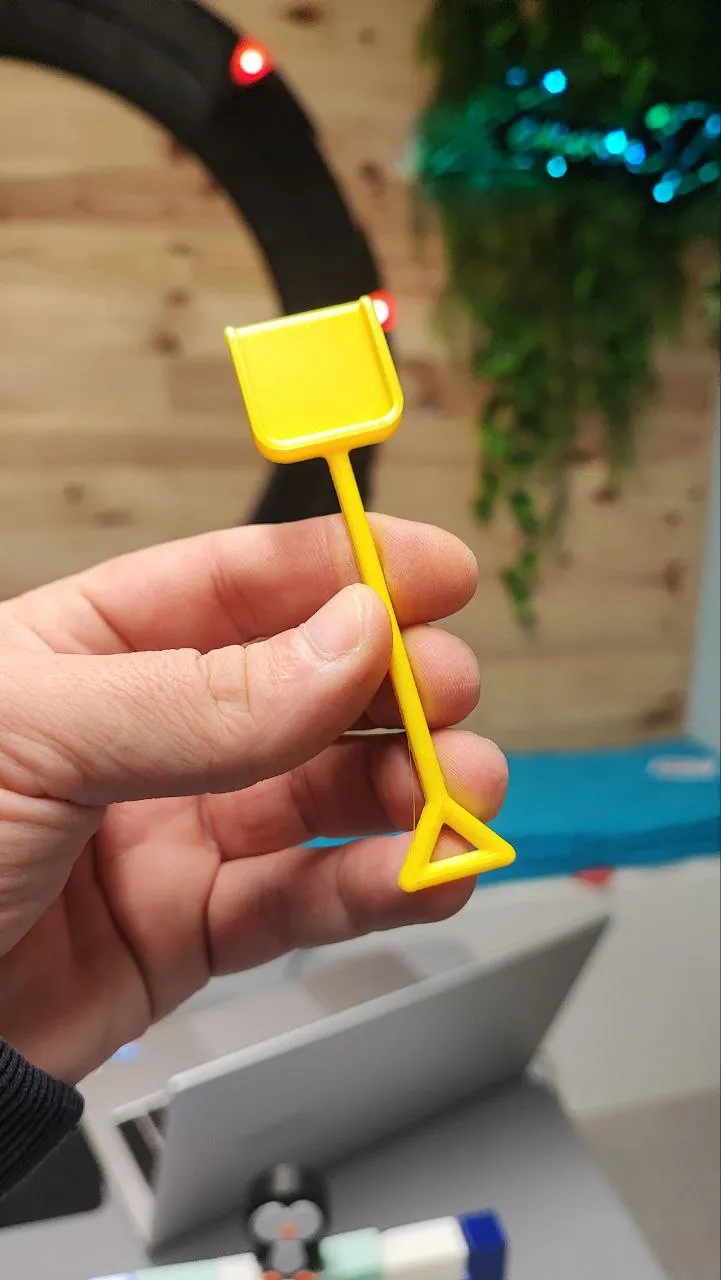 Bức tường với chú pingouin vui nhộn