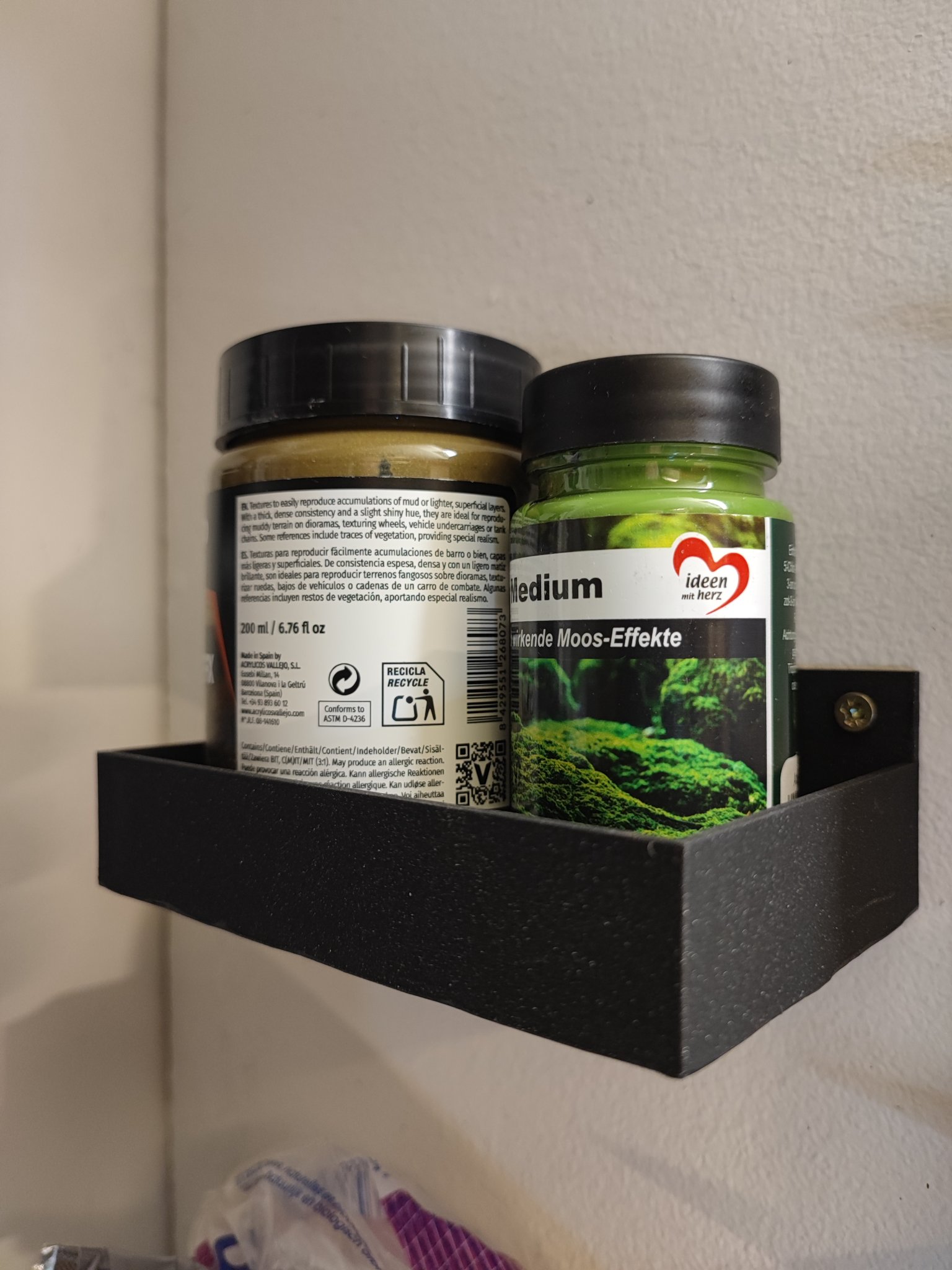 Giá treo tường cho phụ kiện sơn trang trí diorama