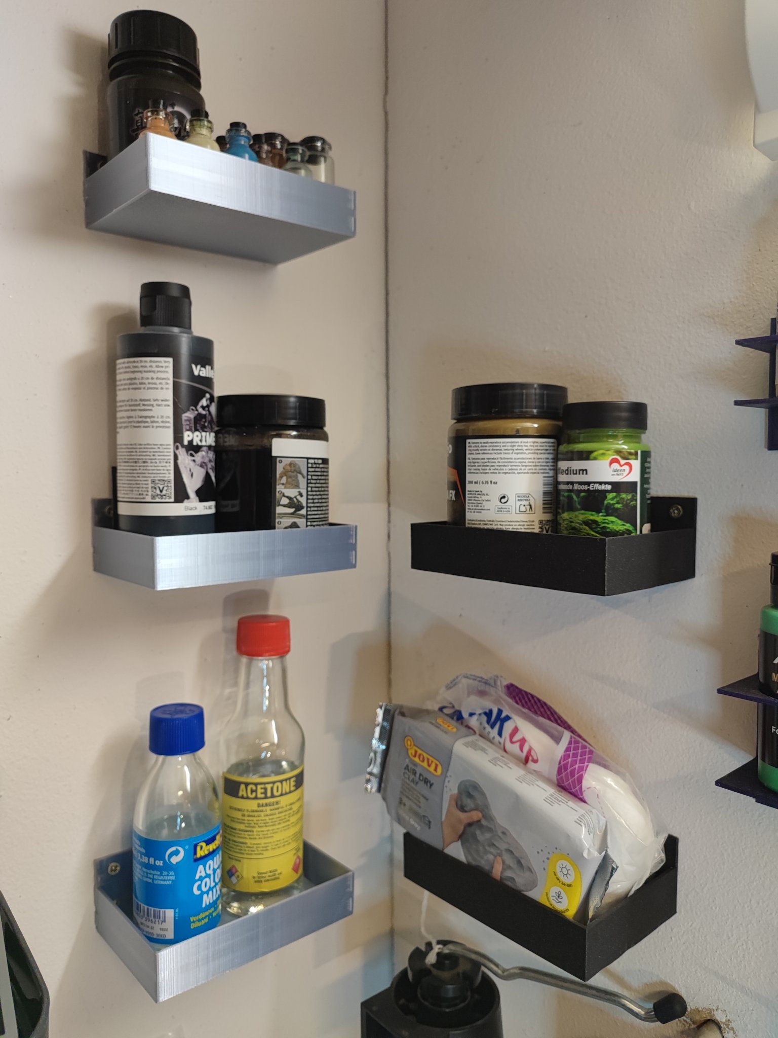 Giá treo tường cho phụ kiện sơn trang trí diorama