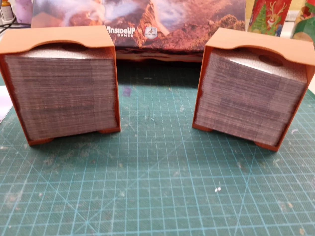 Lắp đặt cho trò chơi board game Earth với bộ phân phối thẻ tr...