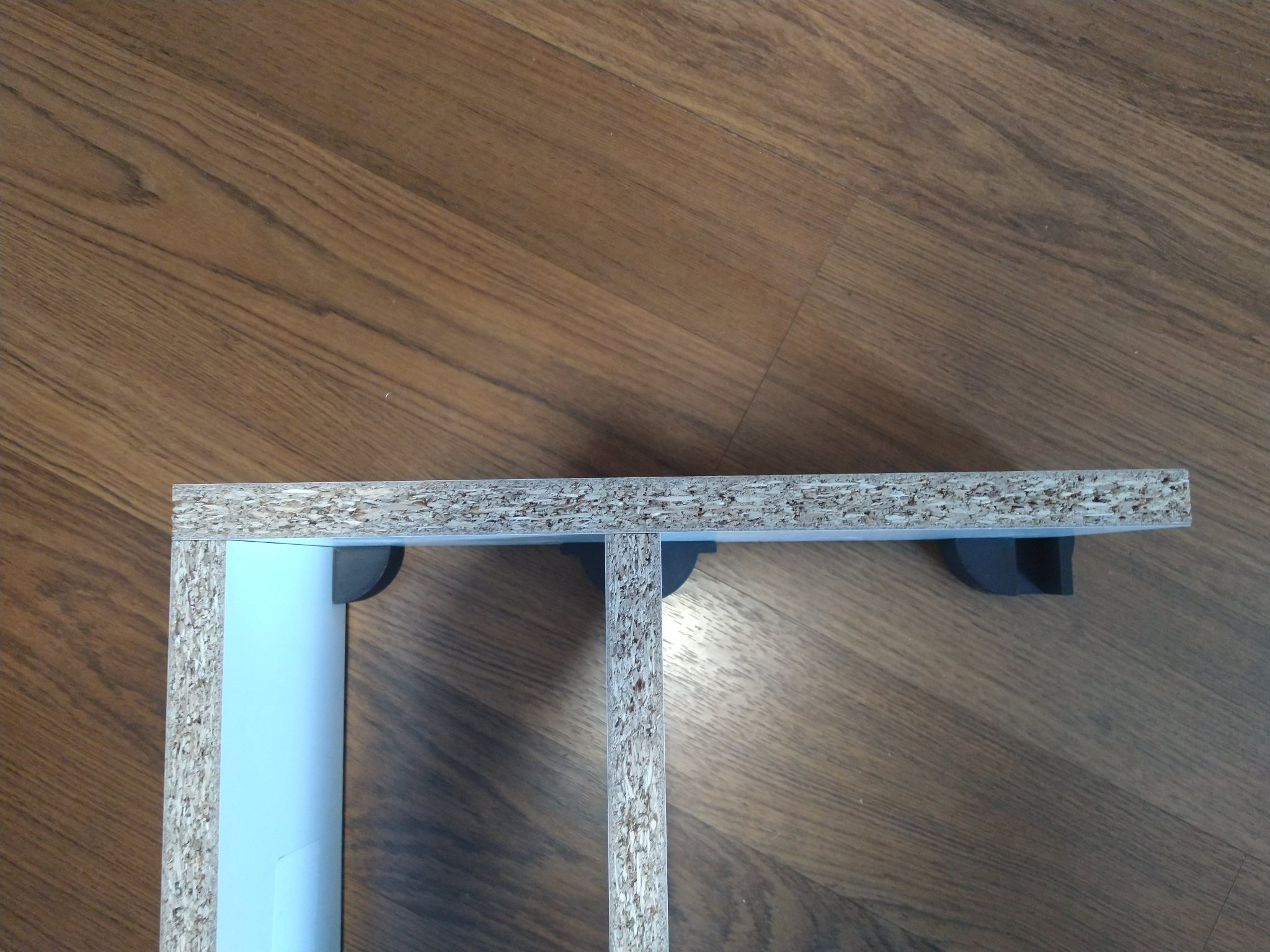 Giá đỡ vuông cho ván gỗ 18mm trong gia công