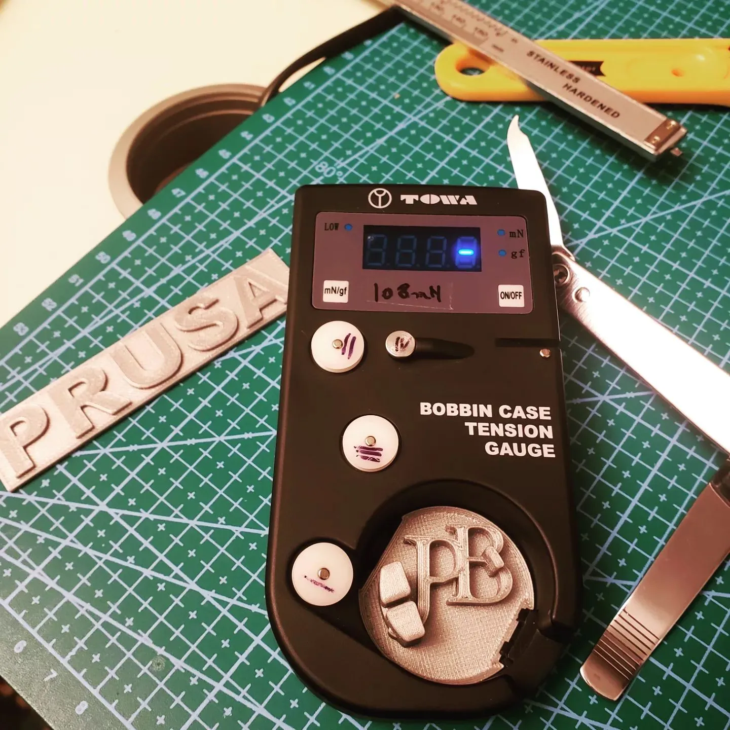 Bộ chuyển đổi hộp cuộn chỉ Brother cho đồng hồ đo căng Towa