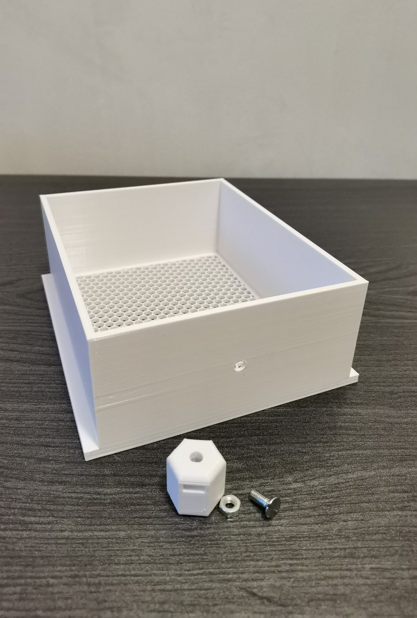 Ngăn kéo bàn để lưu trữ đĩa CD và DVD không sử dụng