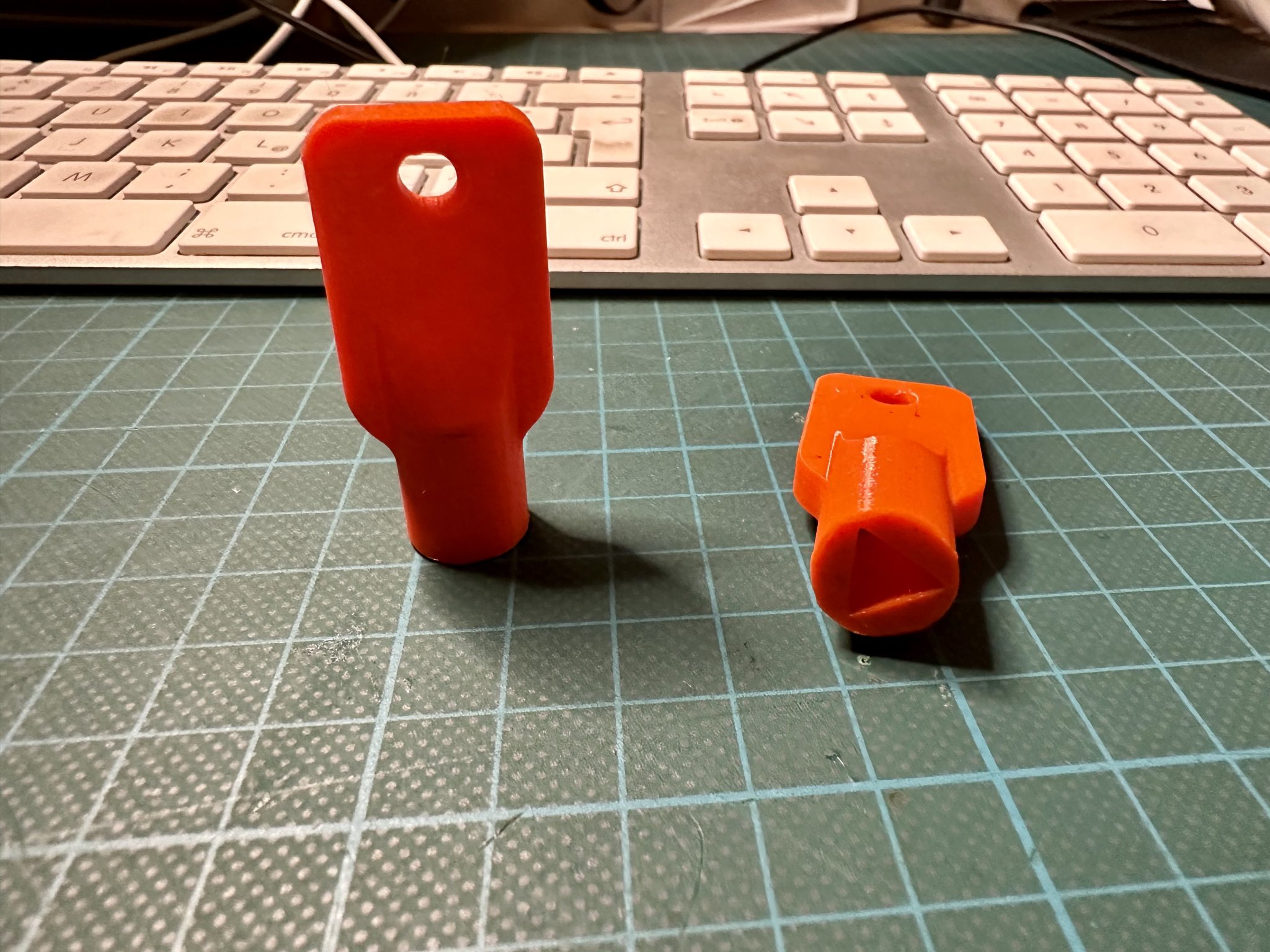 Chìa khóa ba cạnh cho khóa đặc biệt 13mm