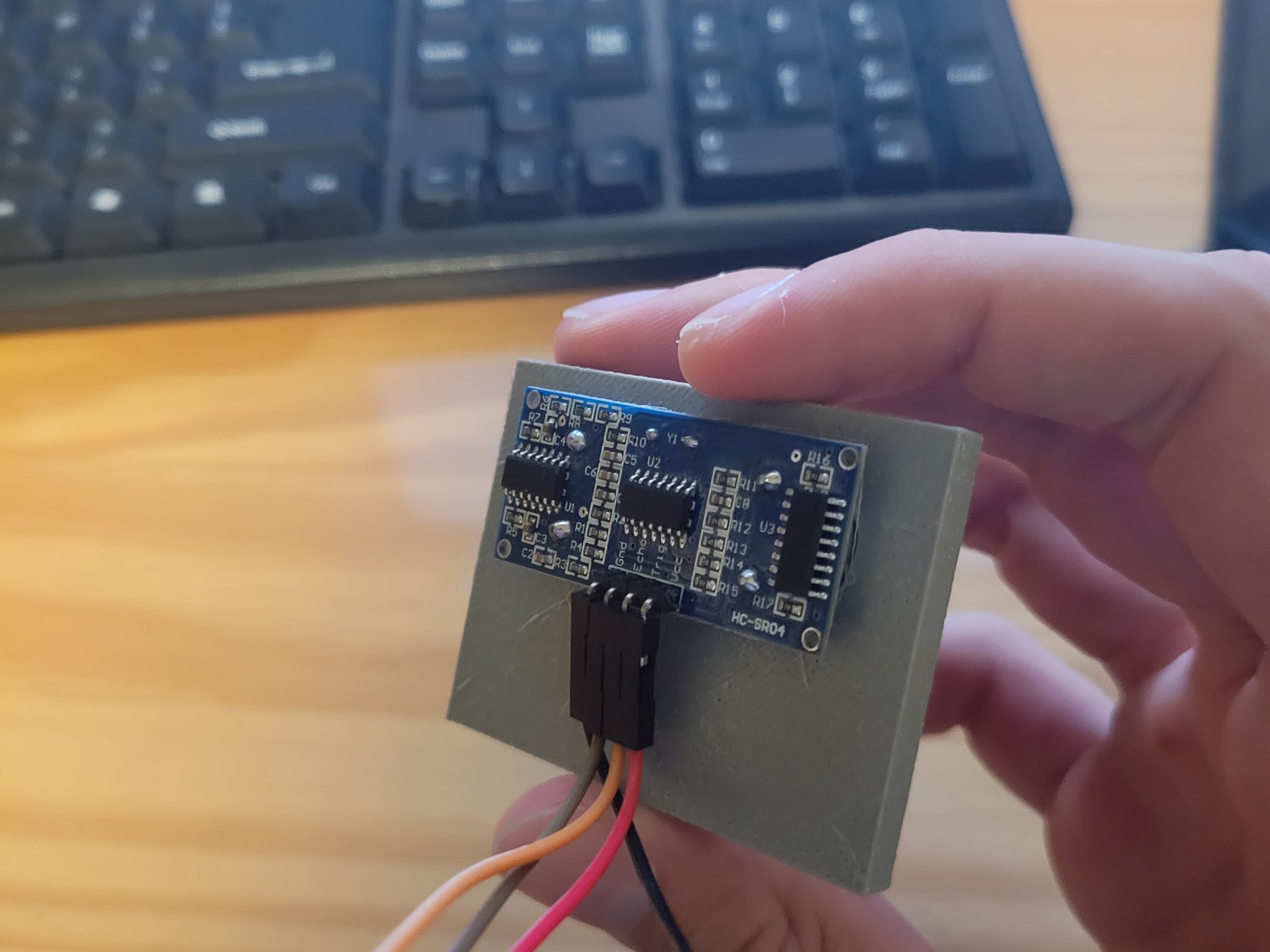 Giá đỡ cảm biến siêu âm HC-SR04 đứng