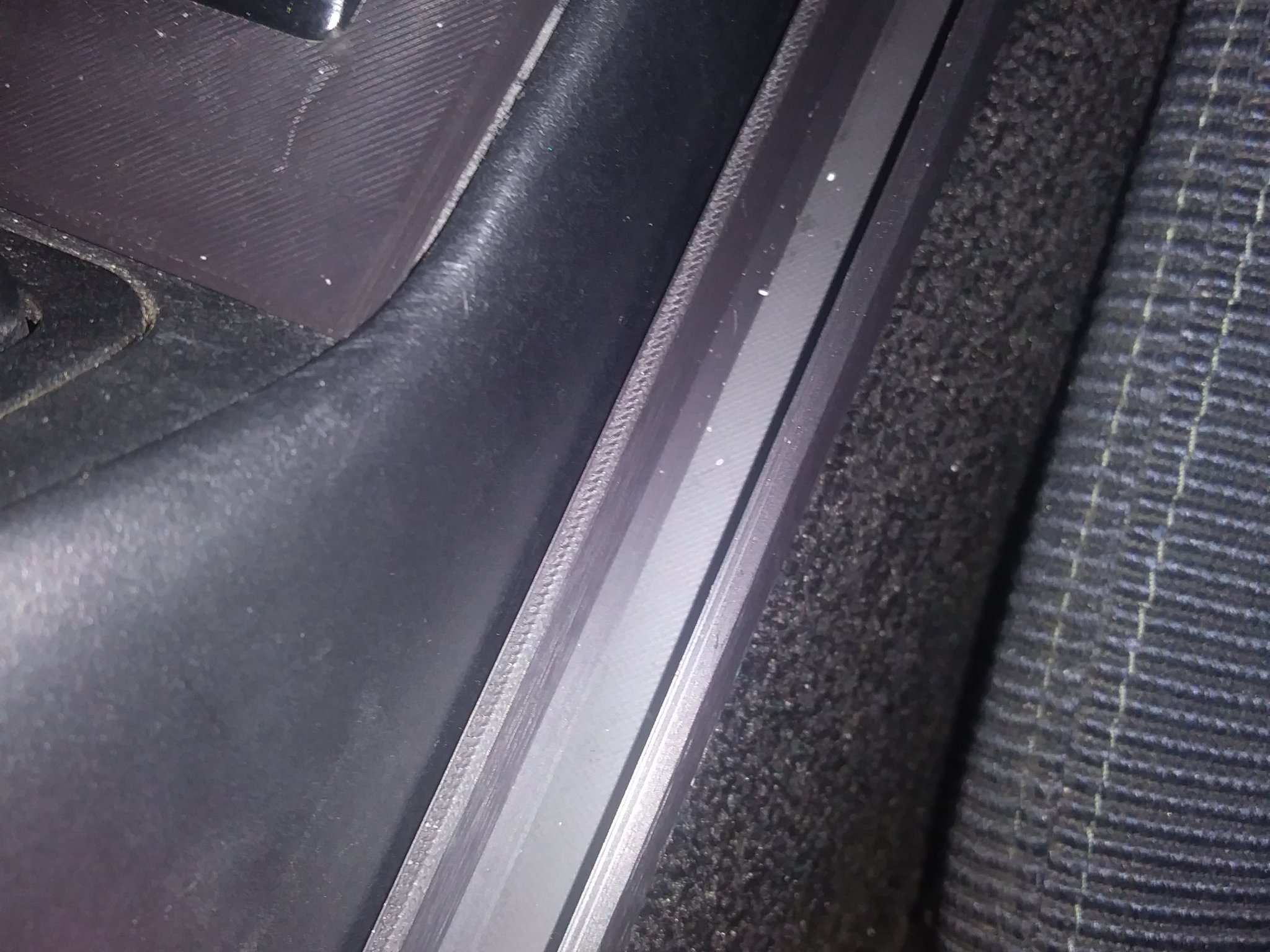 Giá đỡ iPhone cho bảng điều khiển trung tâm Miata