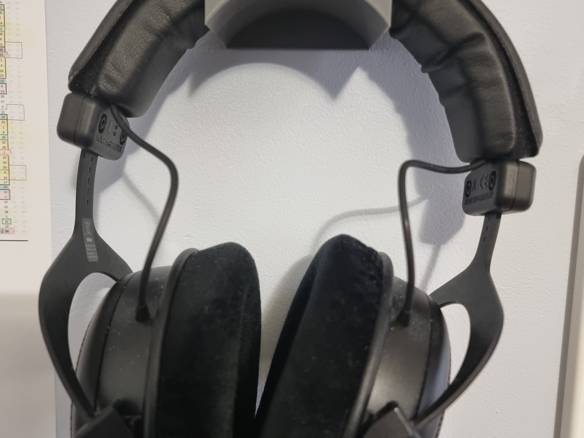 Giá đỡ tai nghe gắn tường tiện lợi