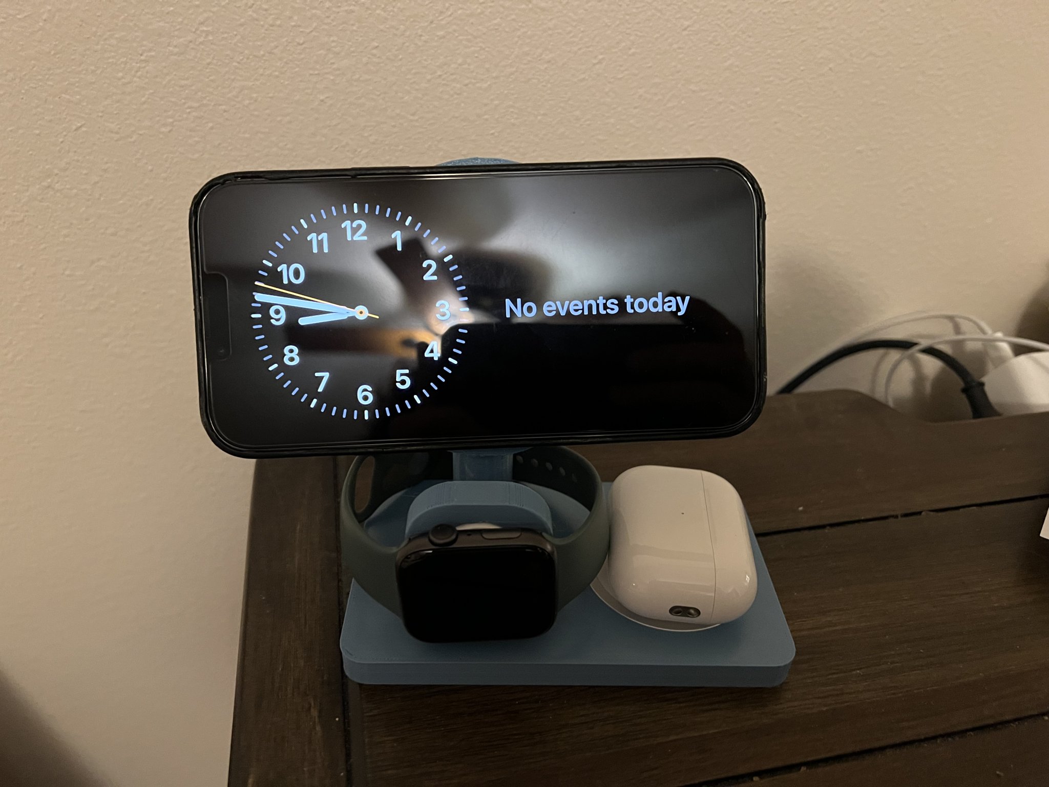 Giá đỡ iPhone Magsafe và sạc Apple Watch, AirPods