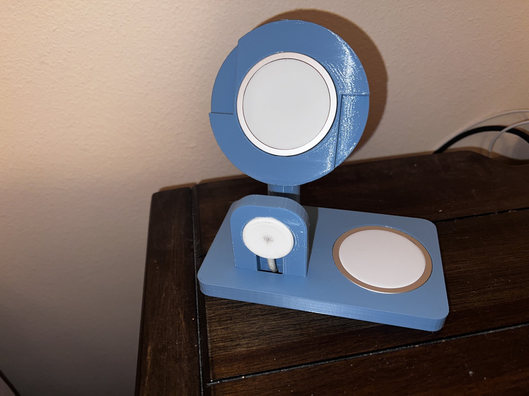 Giá đỡ iPhone Magsafe và sạc Apple Watch, AirPods