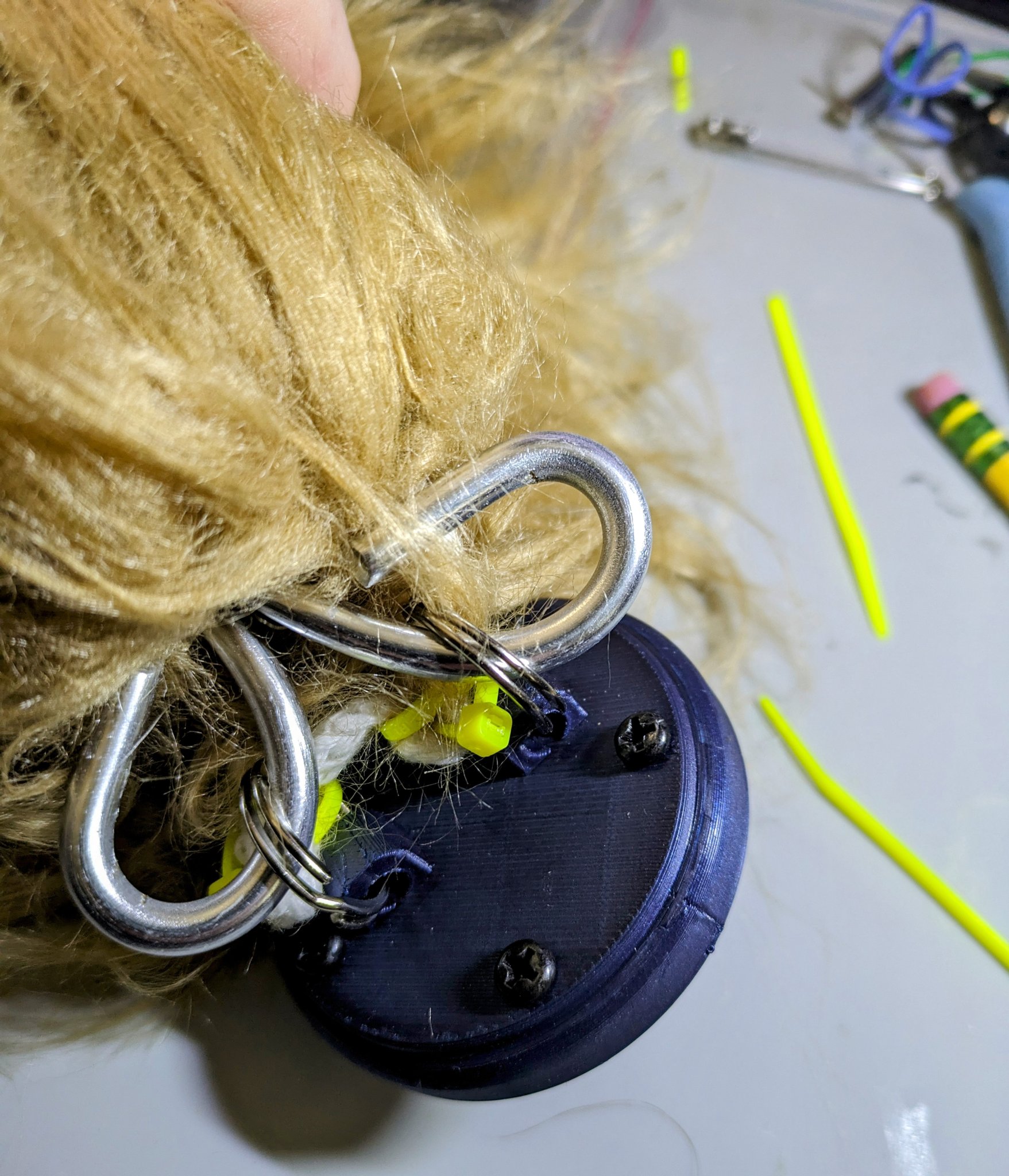 Giá đỡ đuôi trang phục từ nhân vật Barf trong Spaceballs