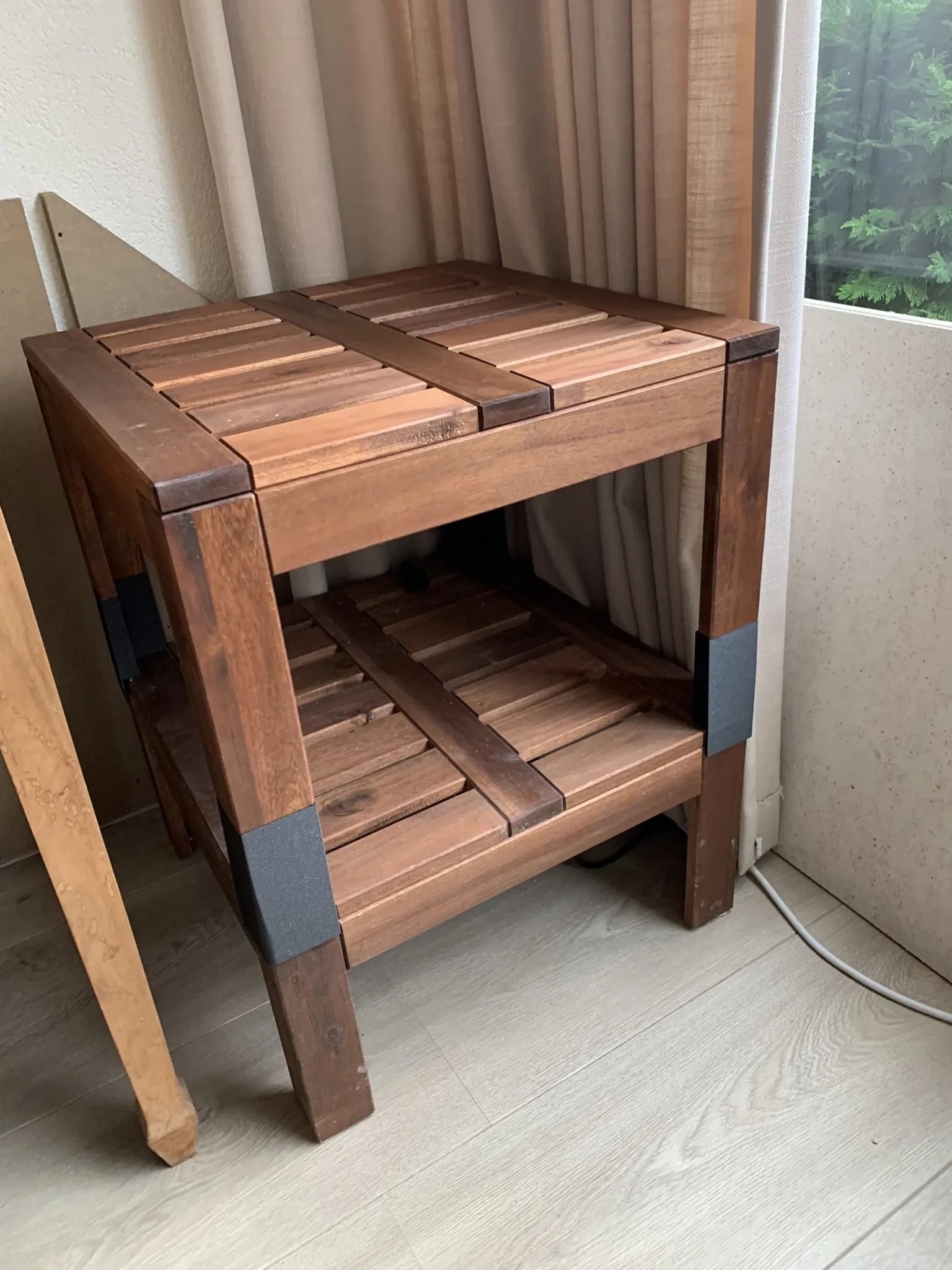 Bộ chân để xếp chồng 2 bàn Applaro cho hộp Samla