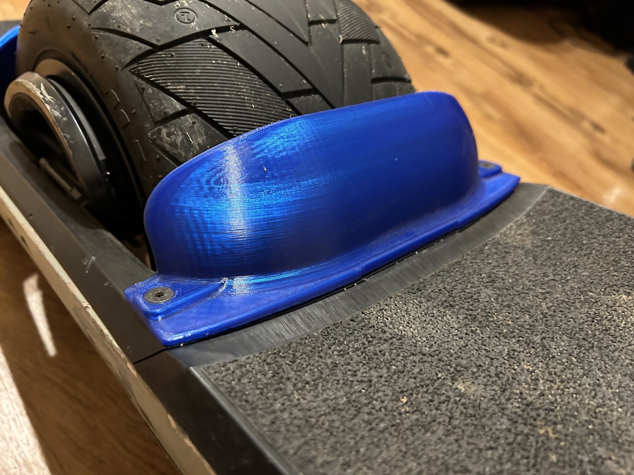 Cánh chắn phân tách Onewheel GT với thiết kế mạnh mẽ