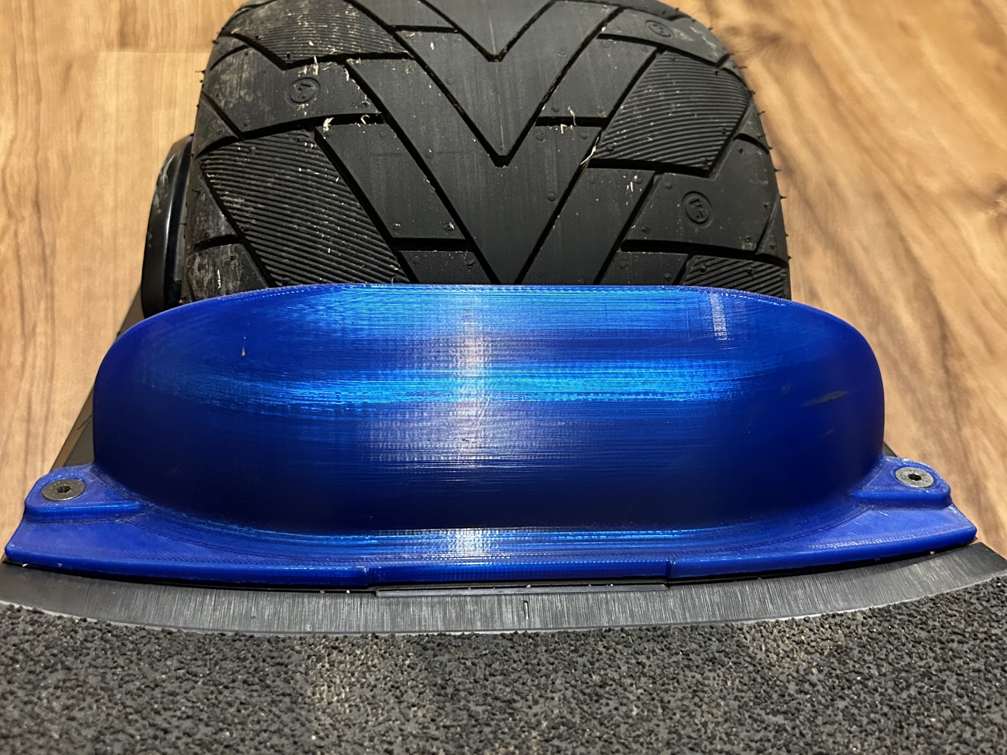 Cánh chắn phân tách Onewheel GT với thiết kế mạnh mẽ