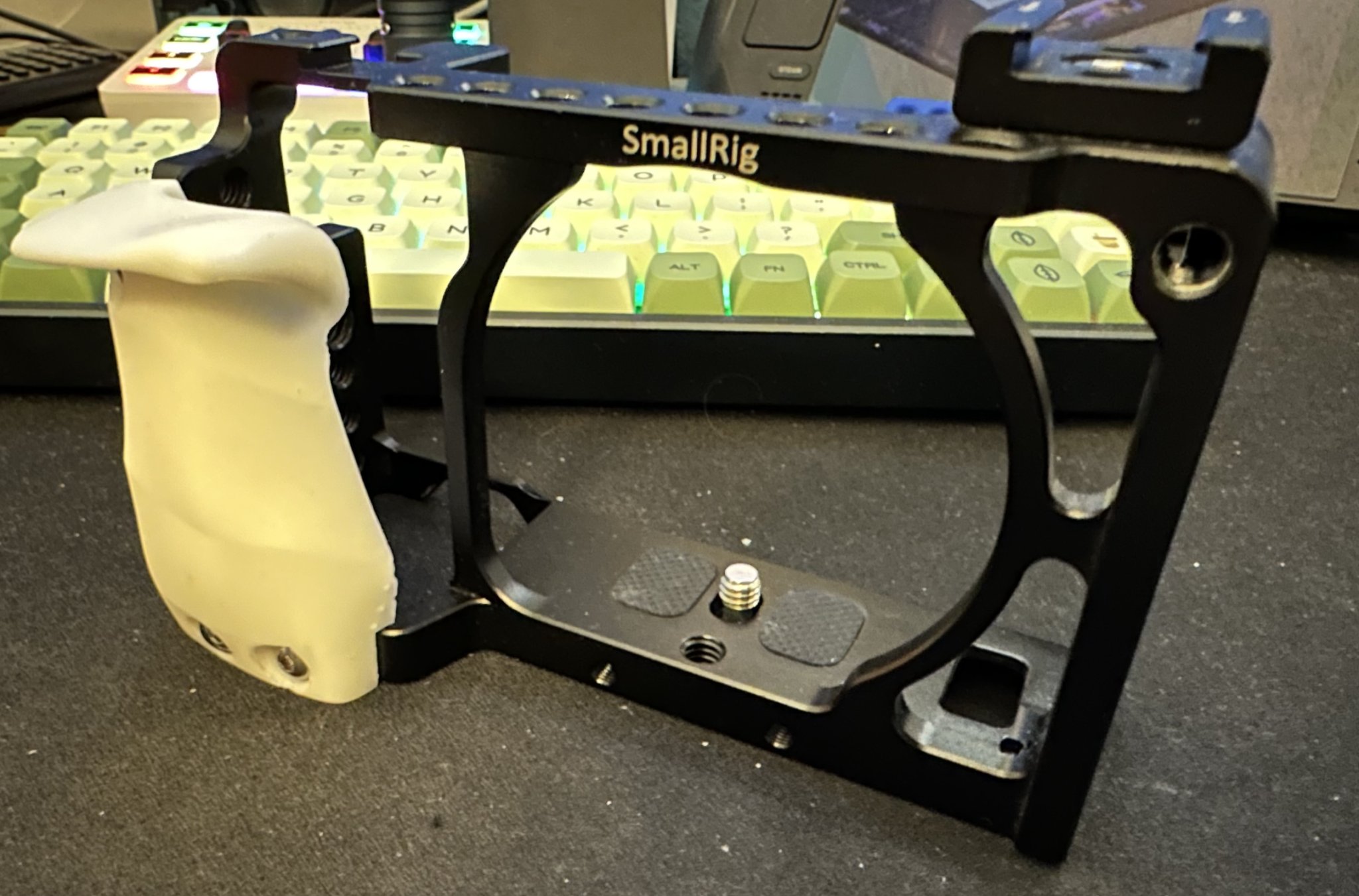 Cán cầm Ergonomic Smallrig cho Sony a6000/a6100/a6300/a6400