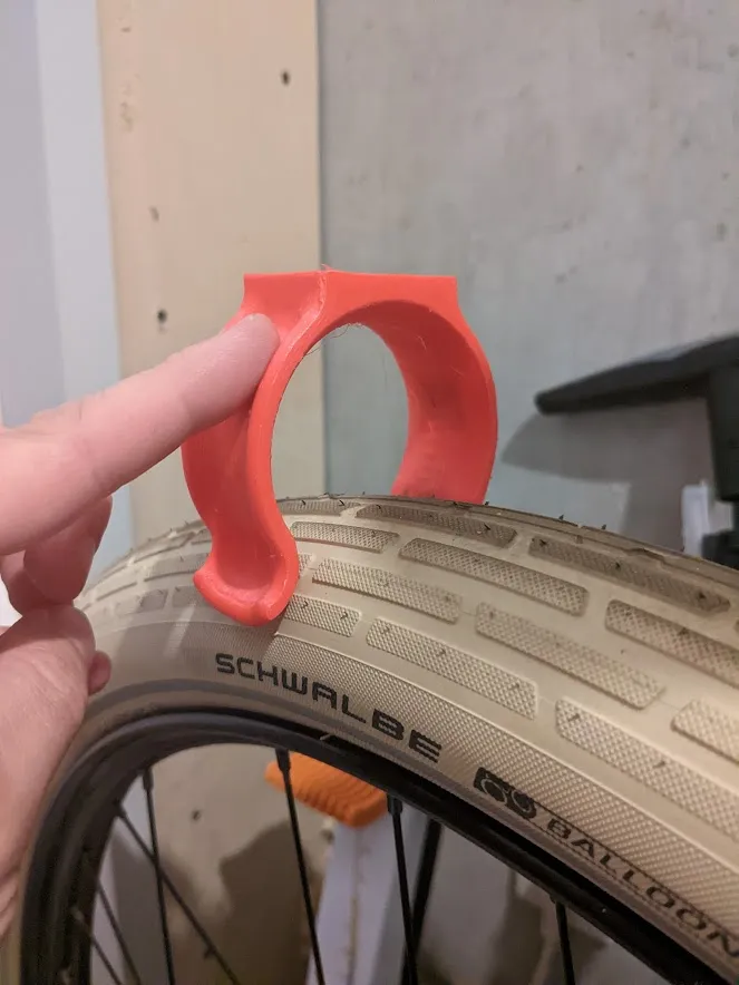 Giá đỡ xe đạp gắn tường với thiết kế chắc chắn