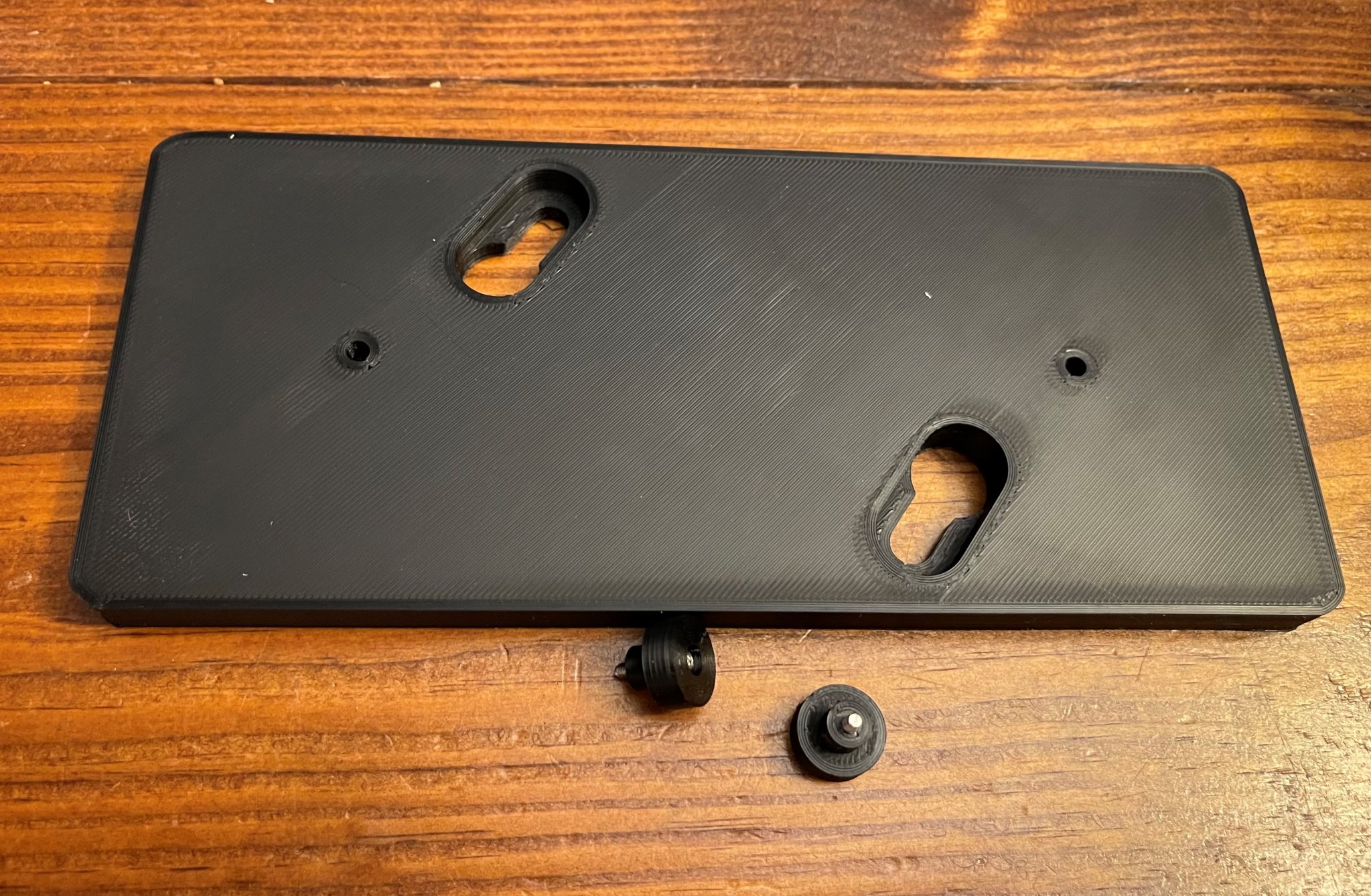 Giá đỡ gắn trạm dock Dell dưới bàn làm việc