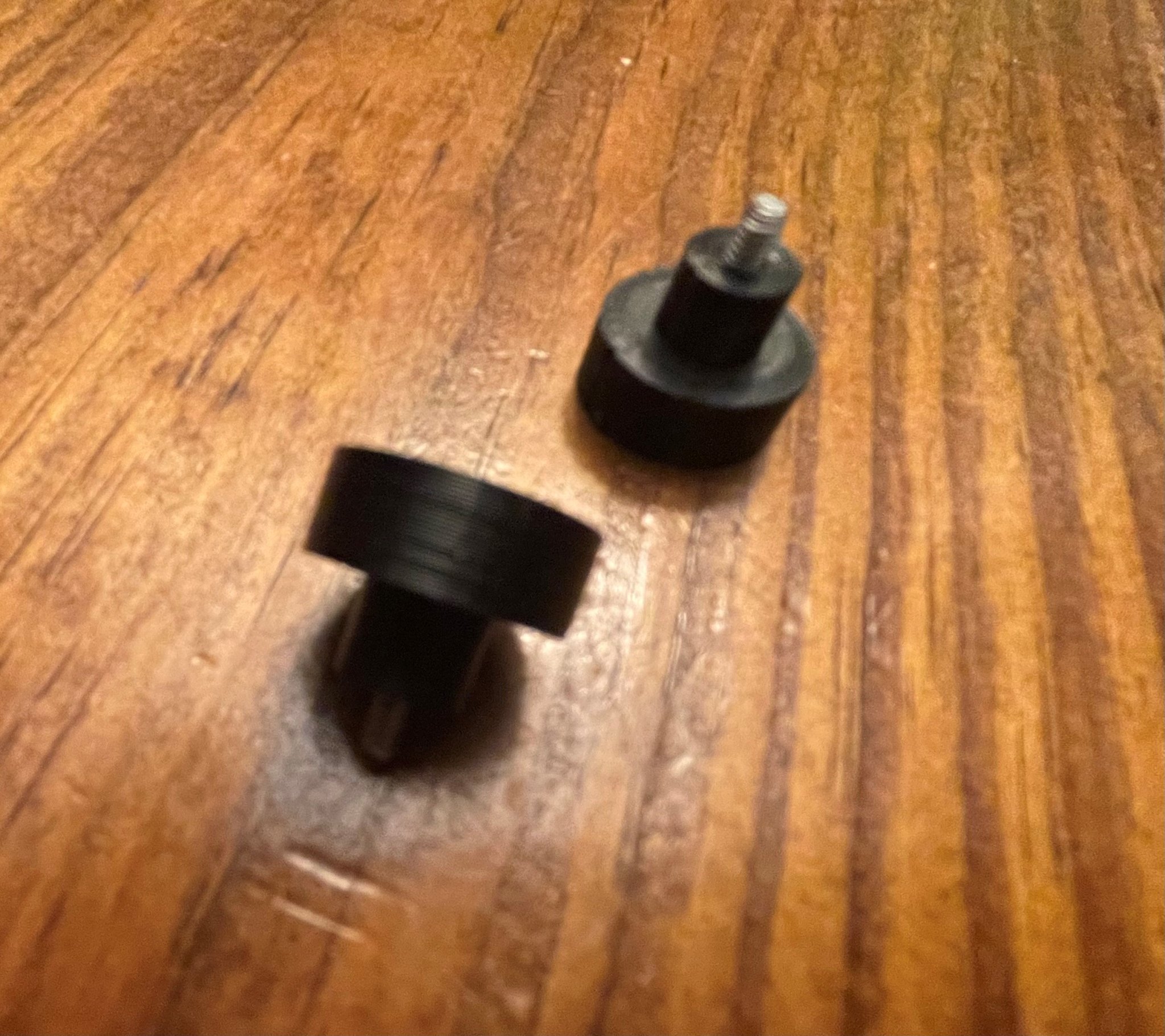 Giá đỡ gắn trạm dock Dell dưới bàn làm việc