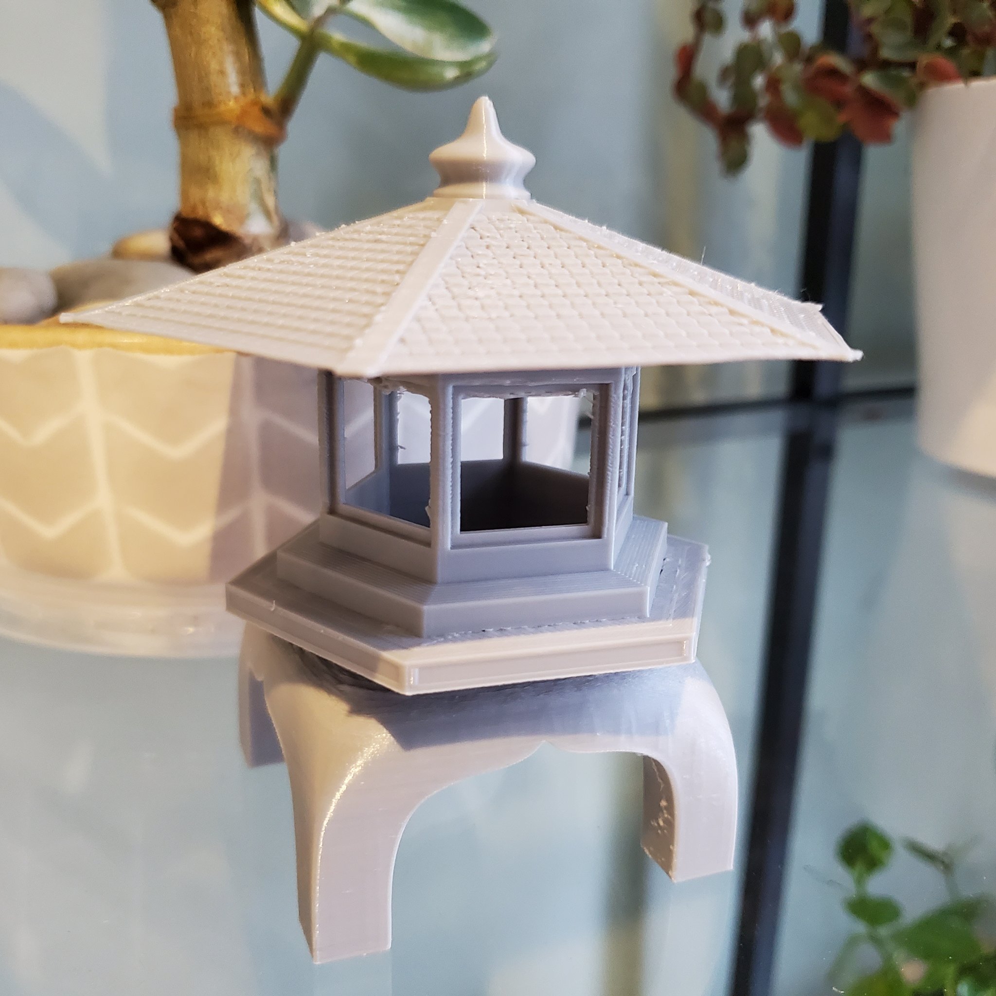 Tượng mini chùa Nhật Bản cao 10.5cm phù hợp với cây cối