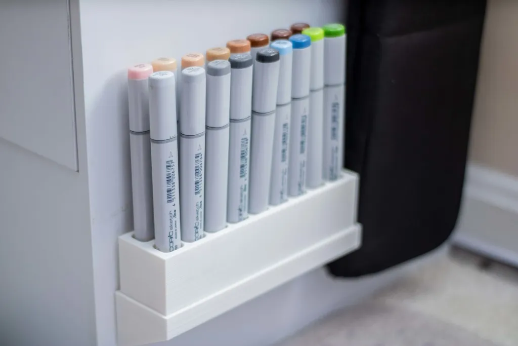 Khay và kệ tháo rời cho 18 bút Copic