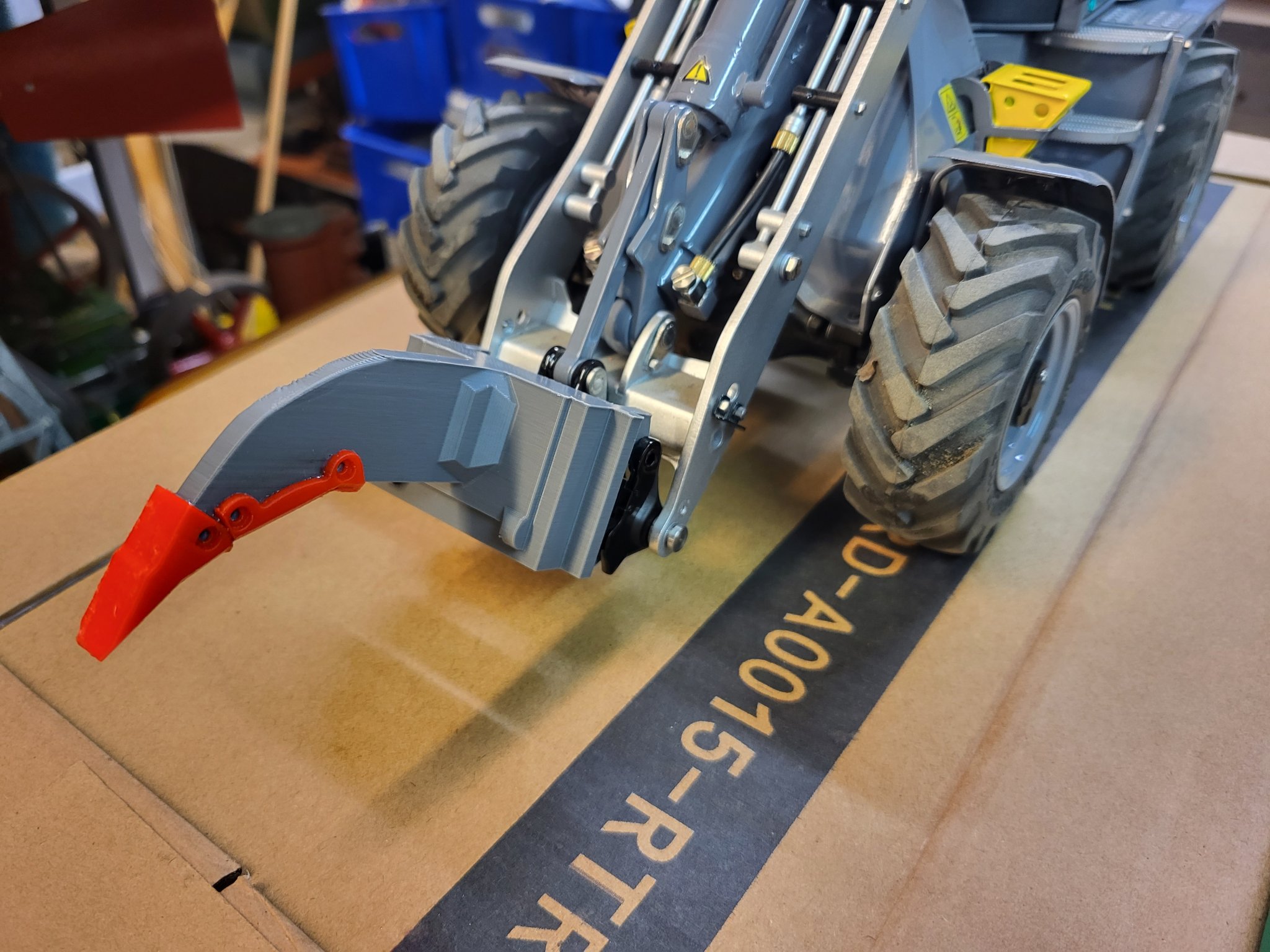 Móng vuốt Ripper cho máy xúc mini Lesu MCL8 - AOUE