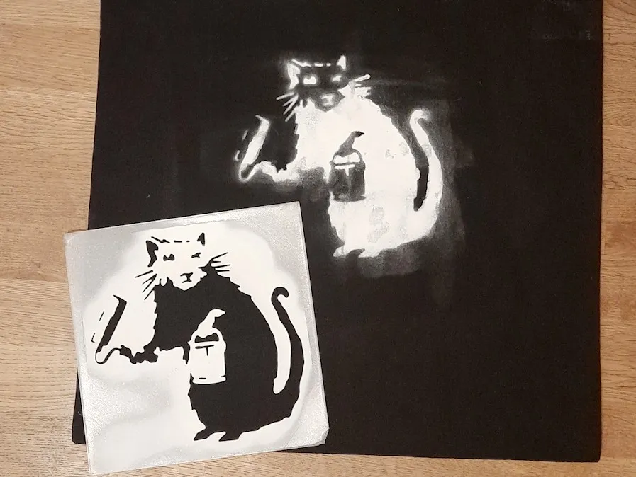 Stencil chuột lăn của Banksy để phun sơn