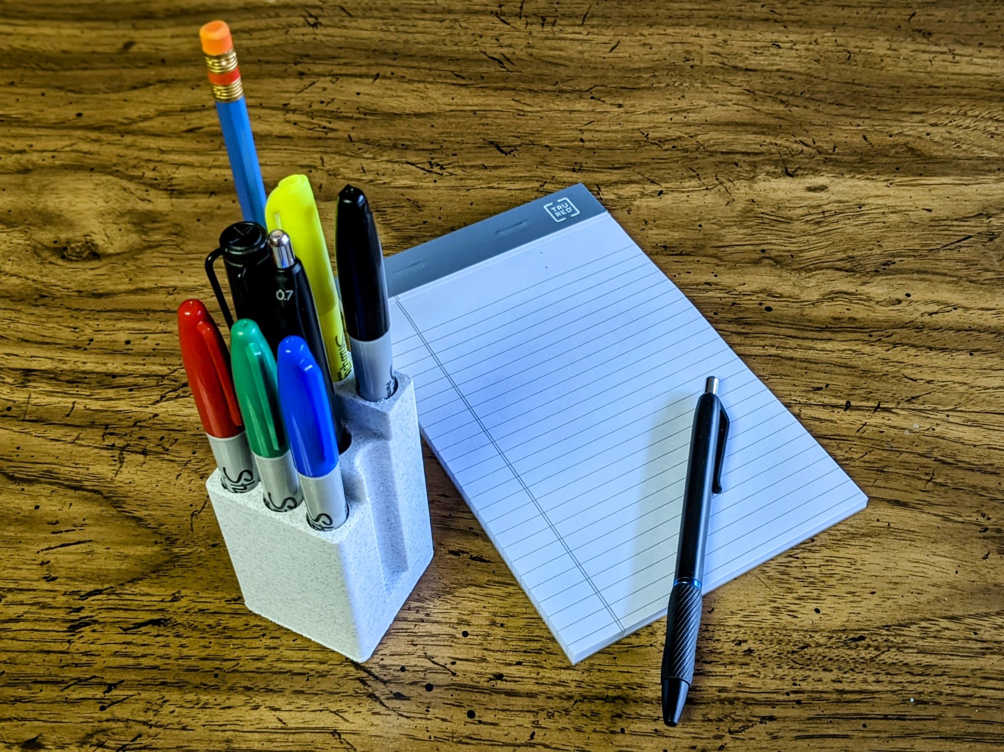 Giá đỡ bút viết đa năng cho bàn làm việc