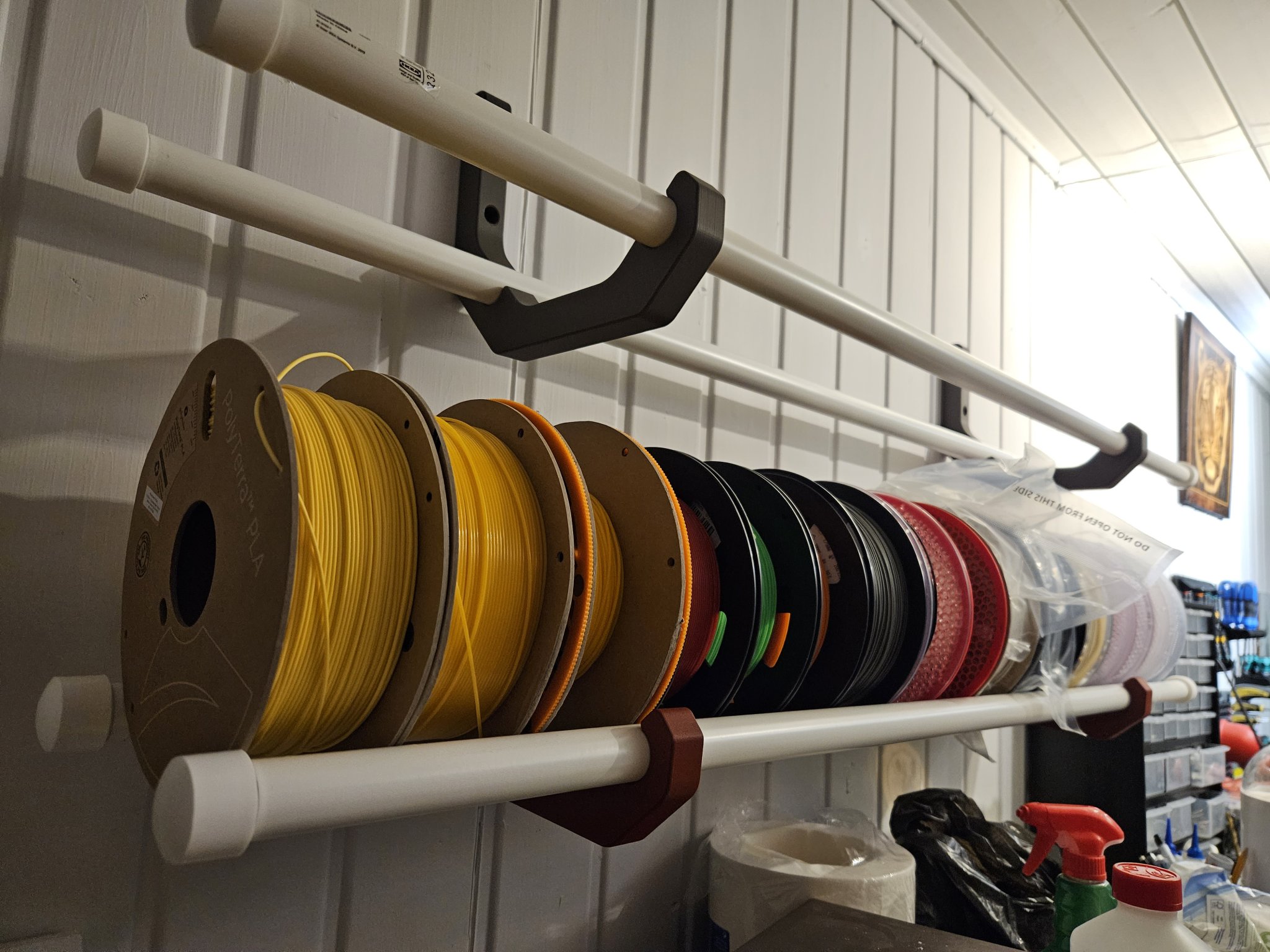 Giá đỡ giá đựng cuộn filament gắn tường