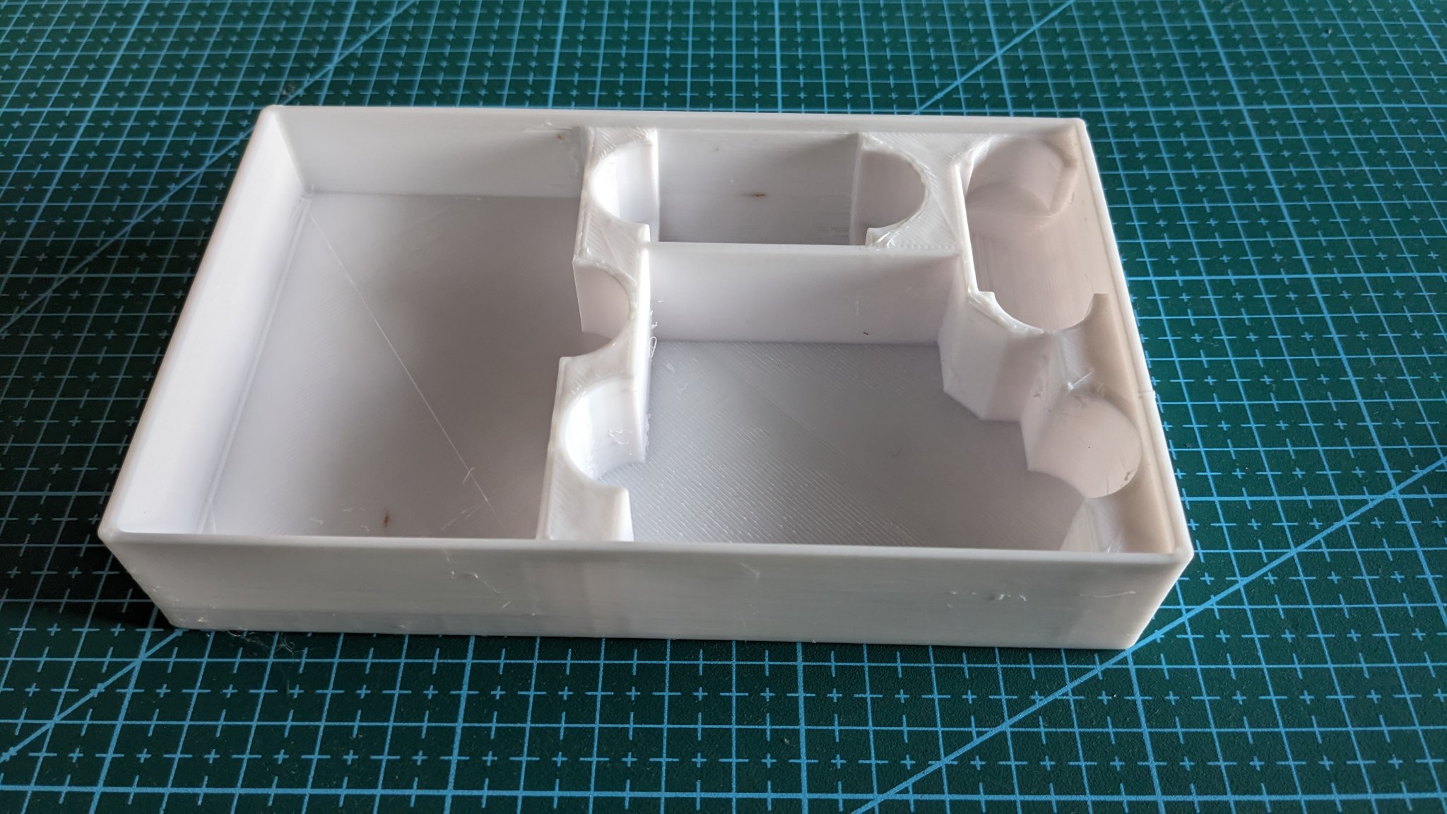 Giá đỡ cho trò chơi Berserkers của Alone Editions