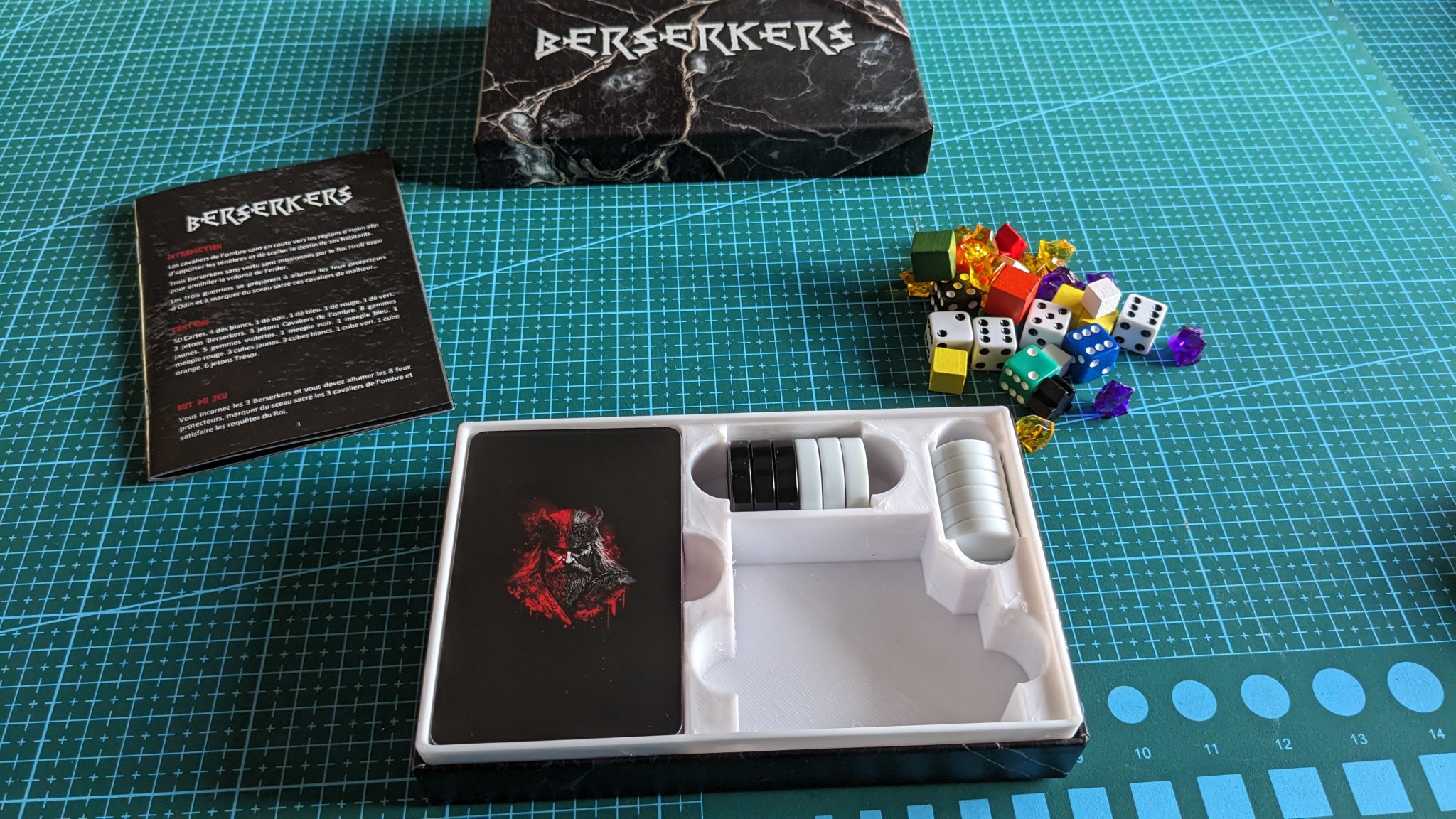 Giá đỡ cho trò chơi Berserkers của Alone Editions