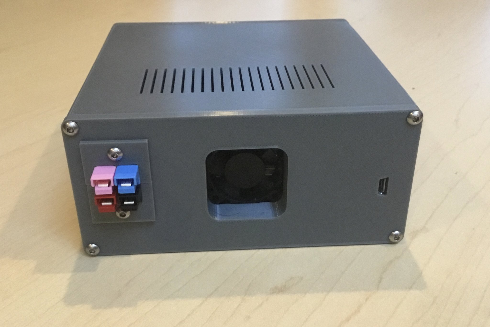 Hộp đựng DPH5005 tùy chỉnh cho thiết bị điện tử