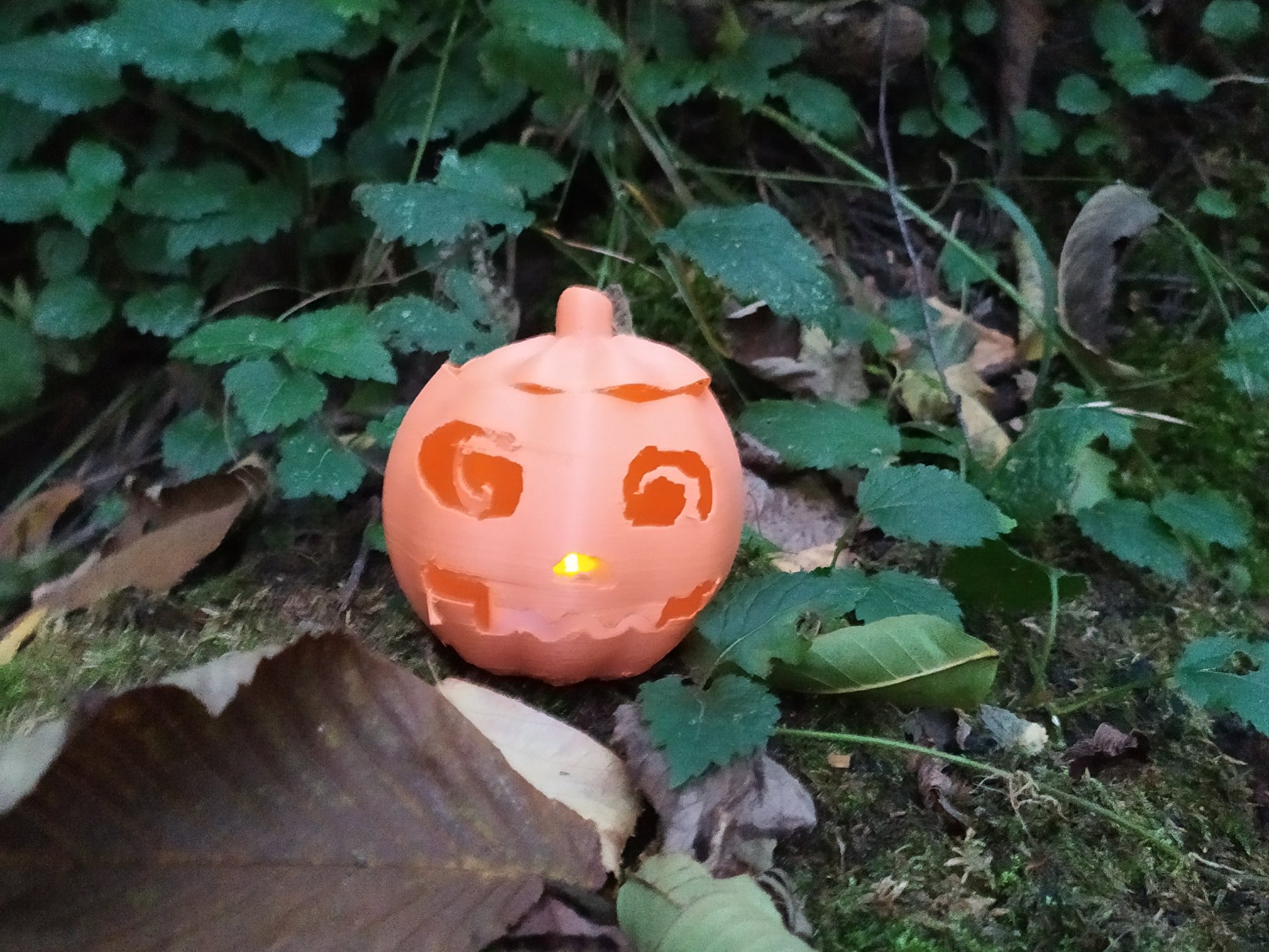 Đèn bí ngô Jack-O-Lantern cho trang trí Halloween