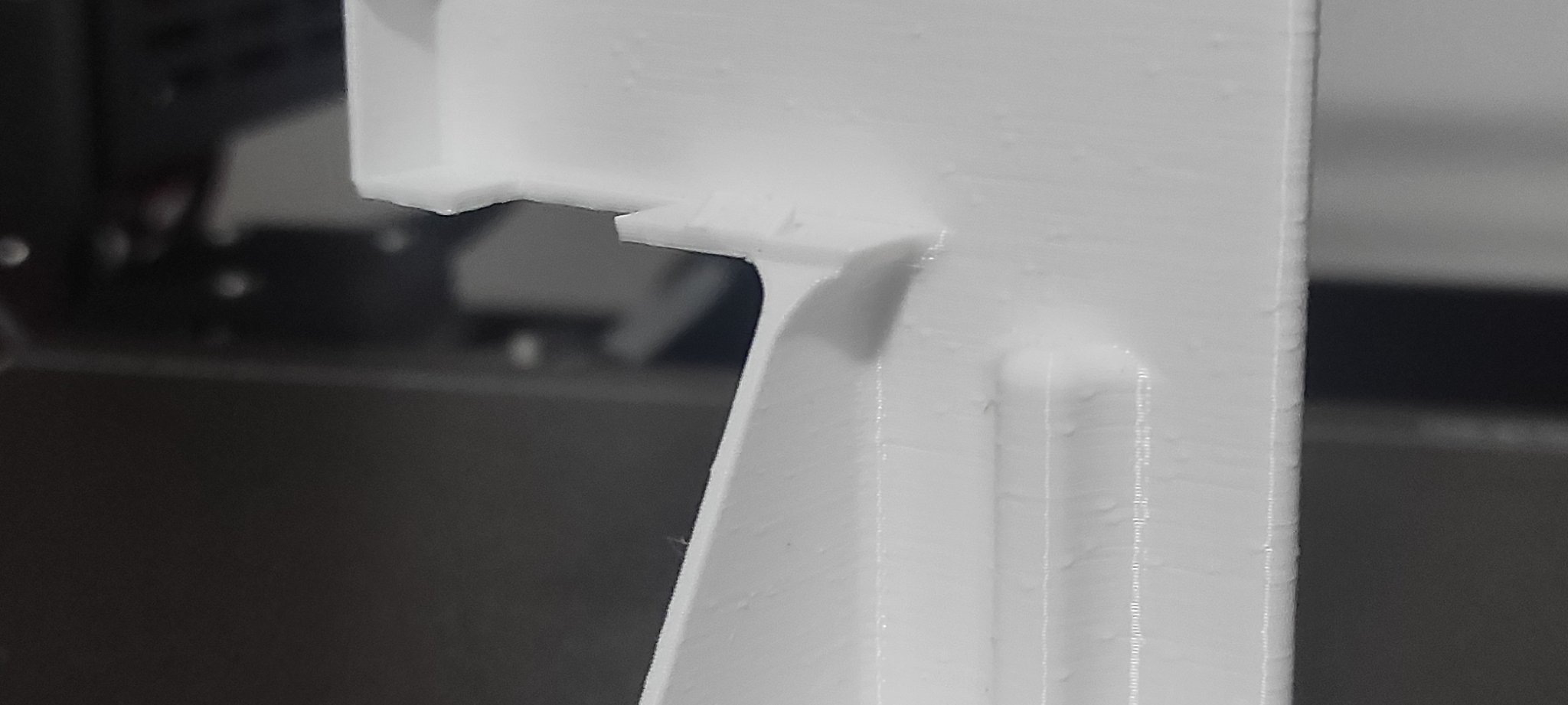 Giá đỡ cho lamelové žaluzie trong tình huống khẩn cấp