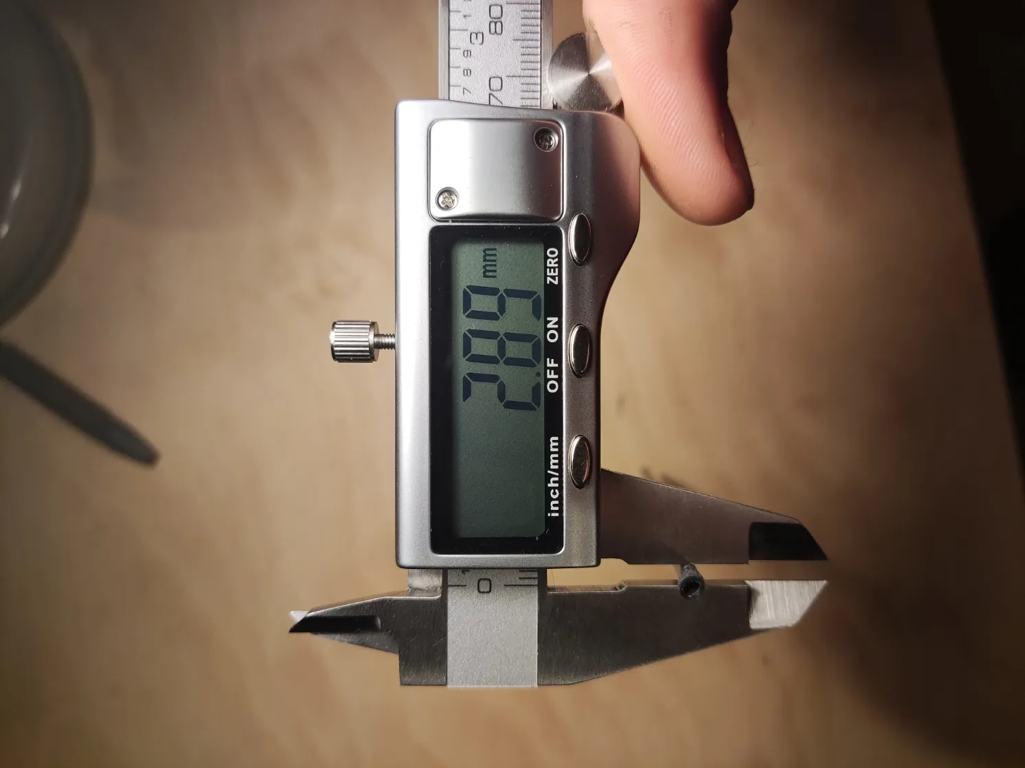 Bút bi cơ chế bolt action với thiết kế độc đáo