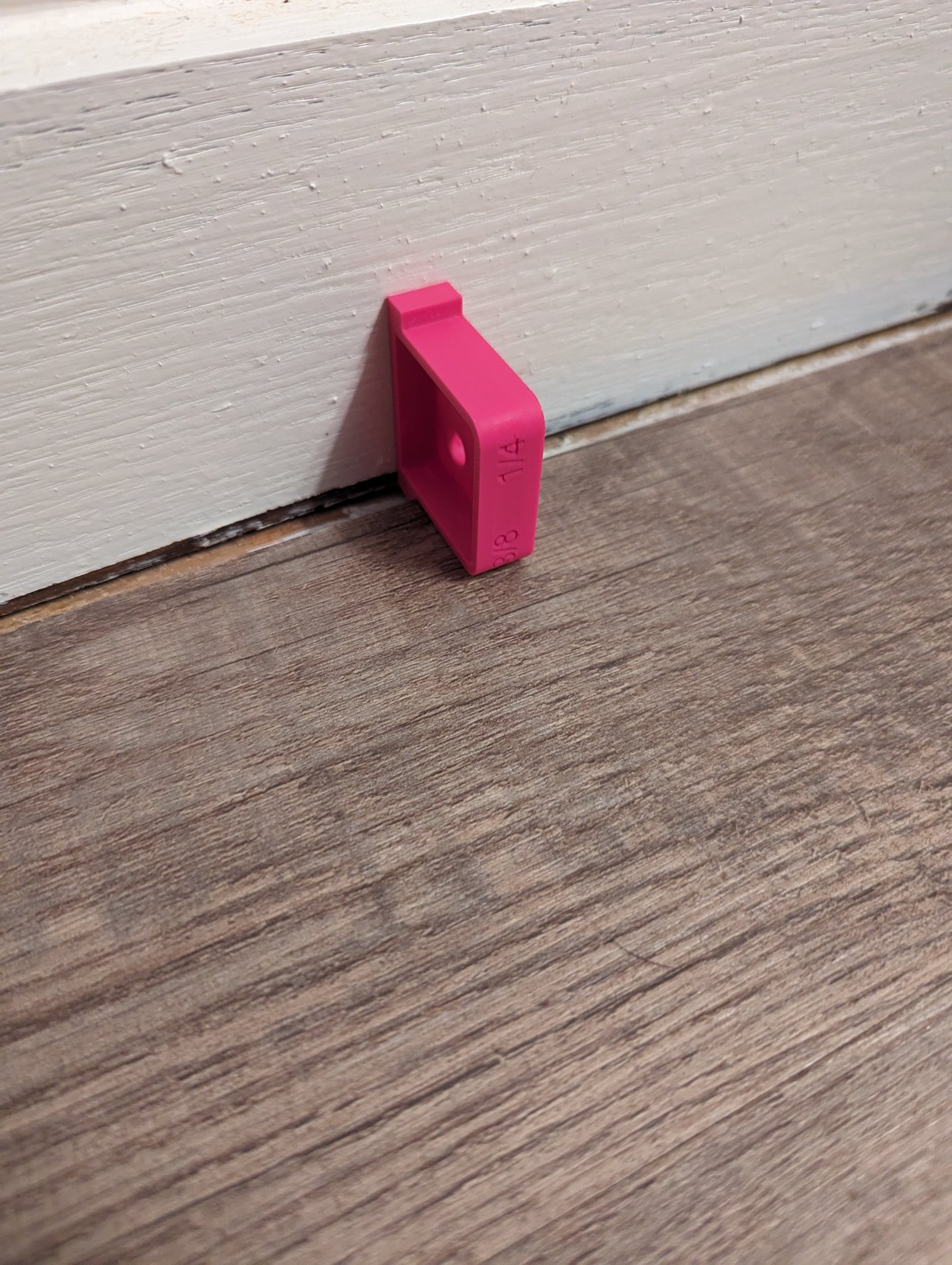 Công cụ tạo khoảng cách lắp đặt sàn vinyl