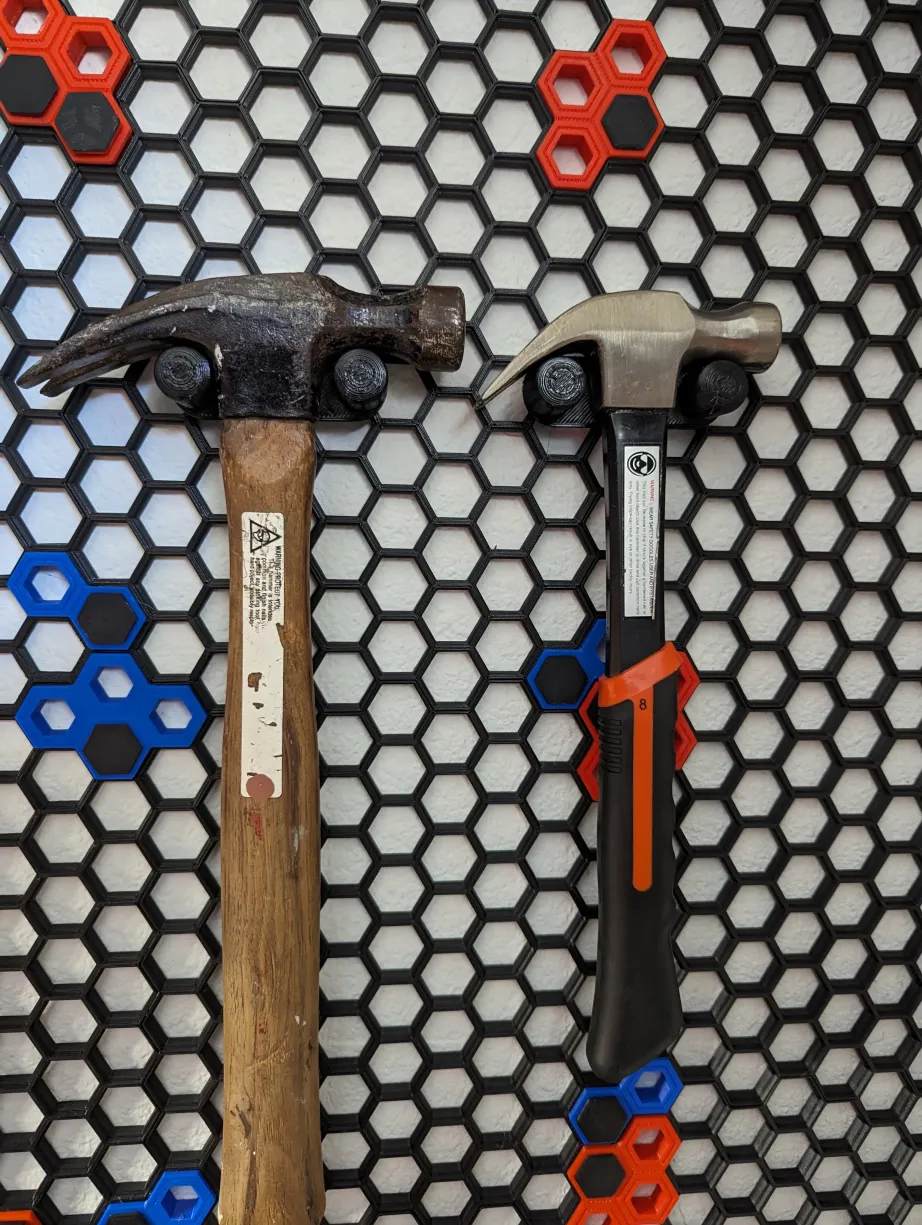 Giá treo búa trên tường tổ ong