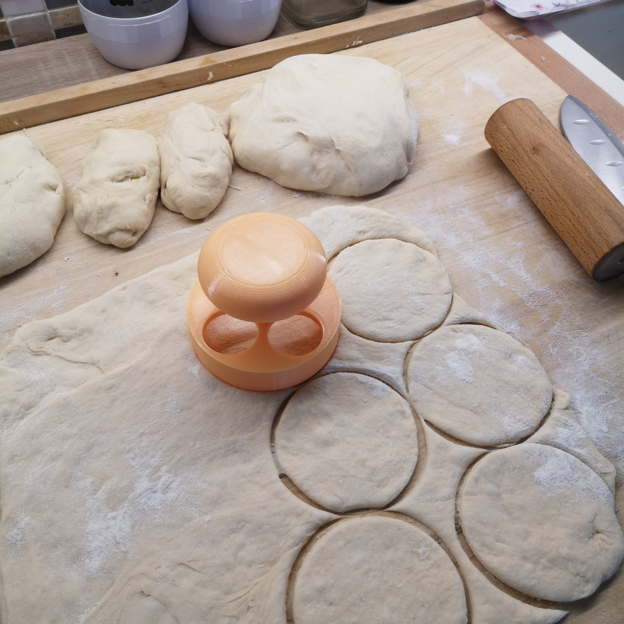 Vykrajovač tròn 8 cm cho bánh và đồ ăn vặt