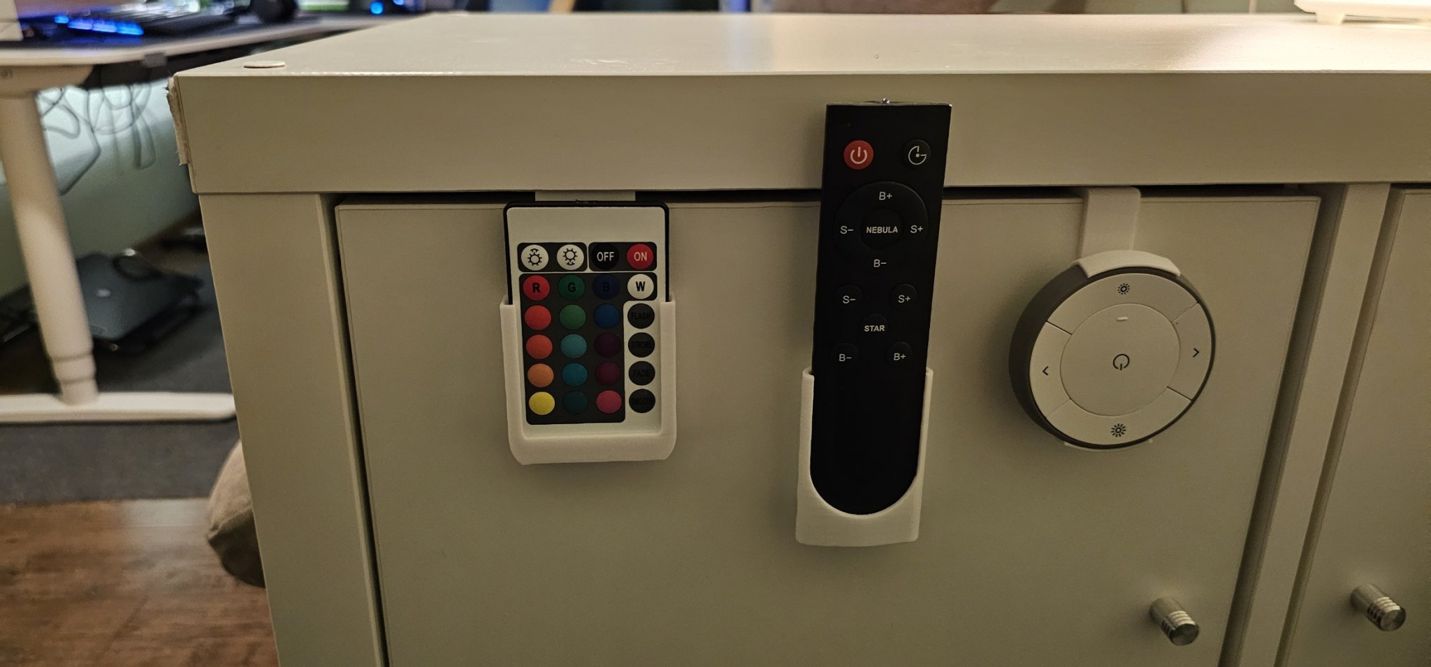 Giá đỡ điều khiển từ xa LED cho cửa Kallax và Billy