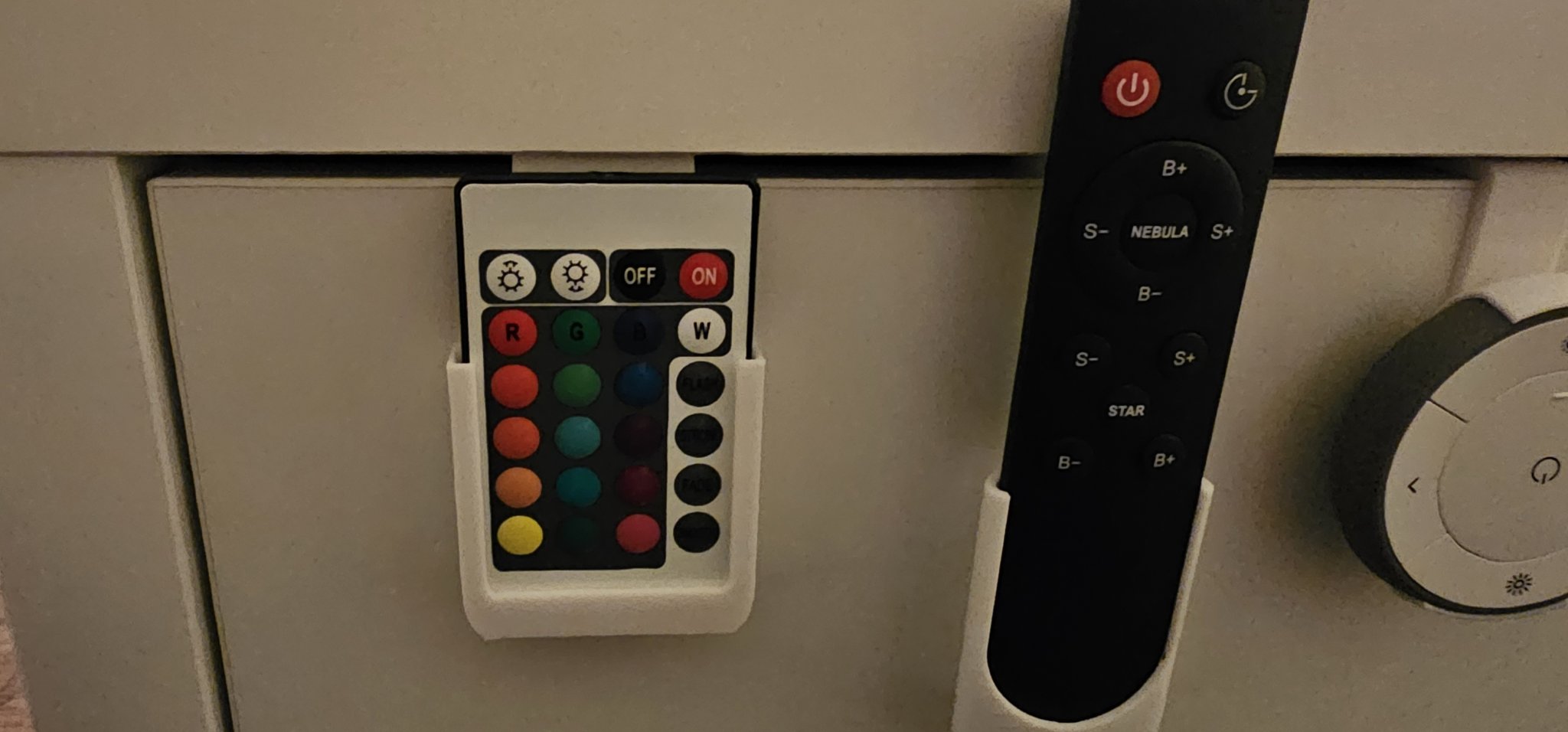 Giá đỡ điều khiển từ xa LED cho cửa Kallax và Billy