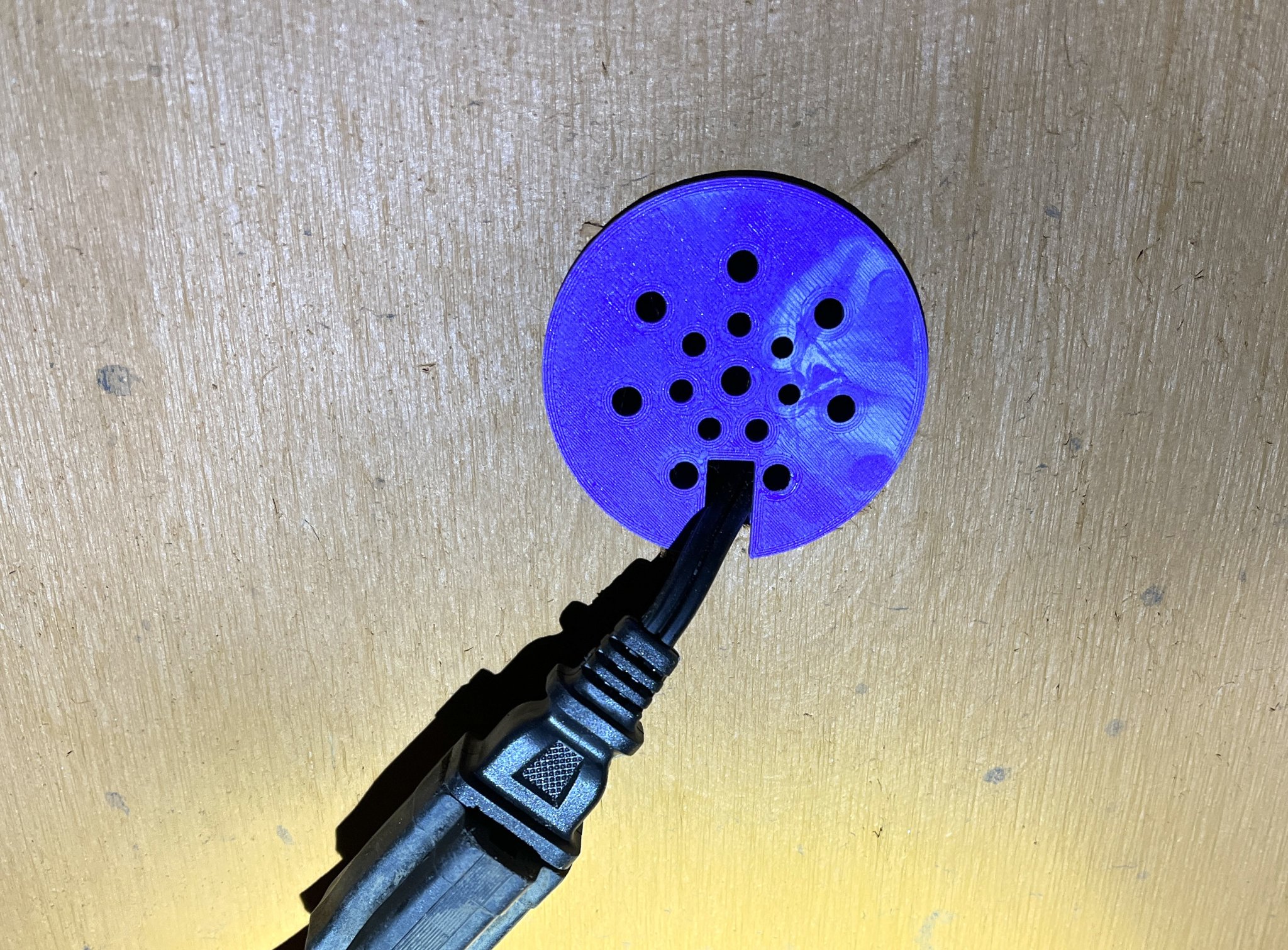 Vent 2 inch với lỗ đi dây cho chuồng gà