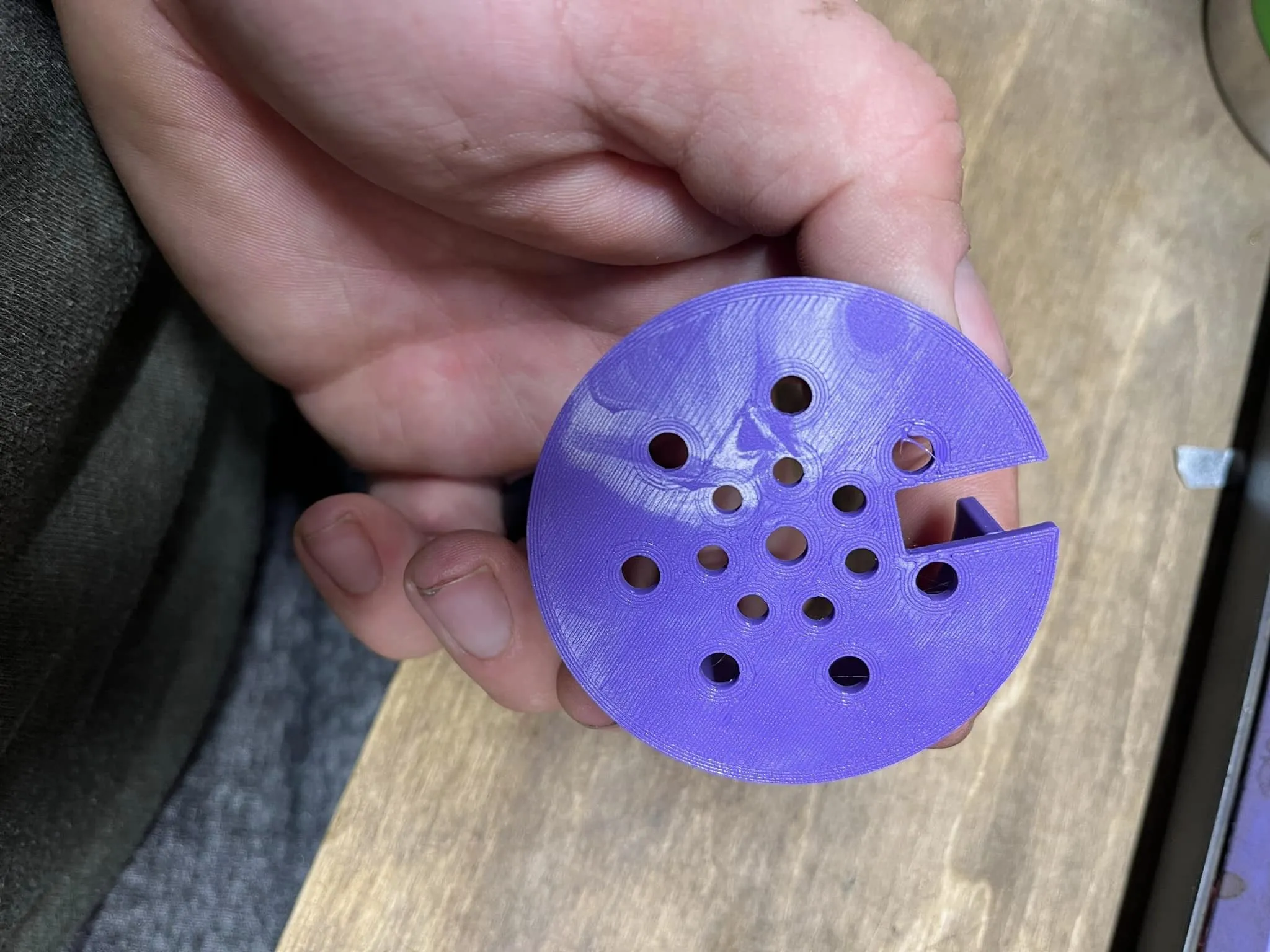 Vent 2 inch với lỗ đi dây cho chuồng gà