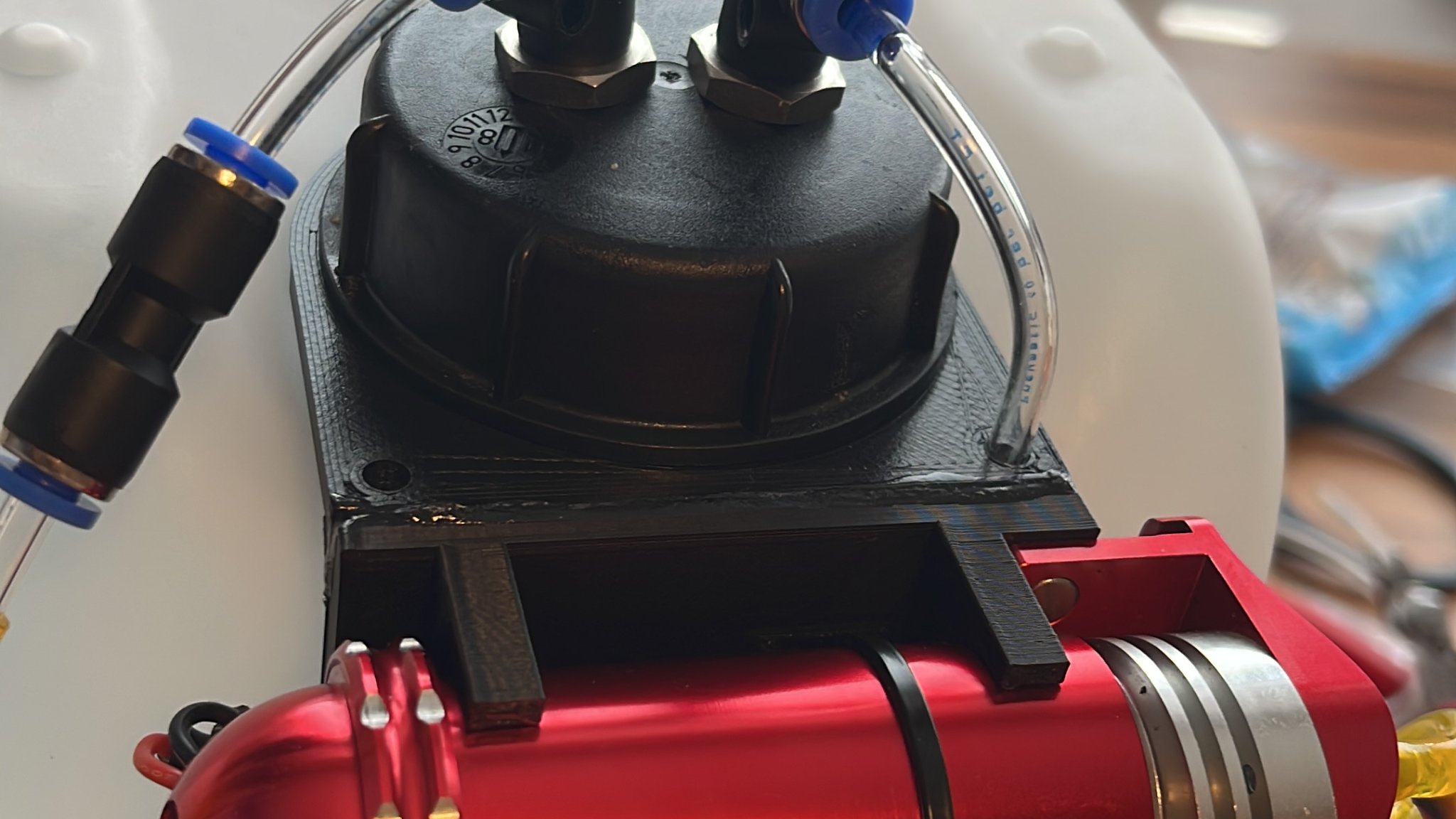 Trạm xăng cho bơm Miracle trong mô hình RC