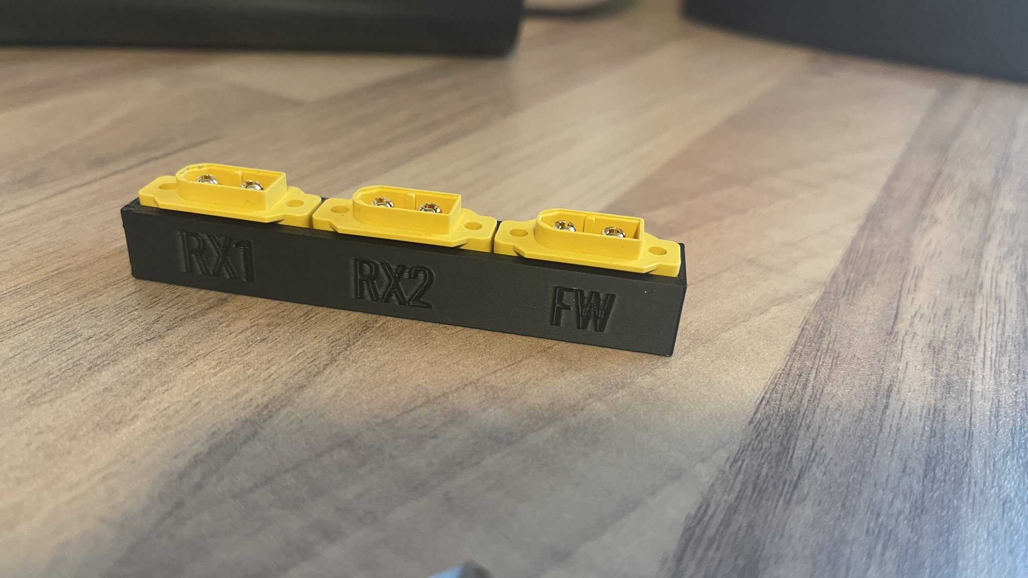 Giá đỡ XT60E cho máy bay phản lực RC