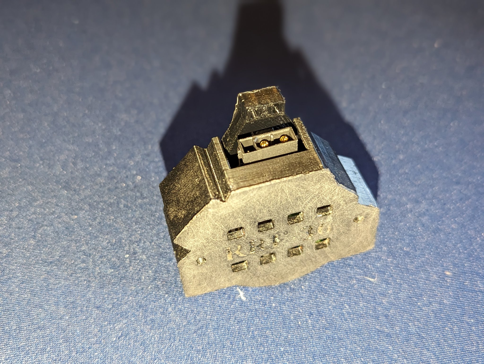 Vỏ và giá đỡ cho bảng công cụ Fly RRF-36