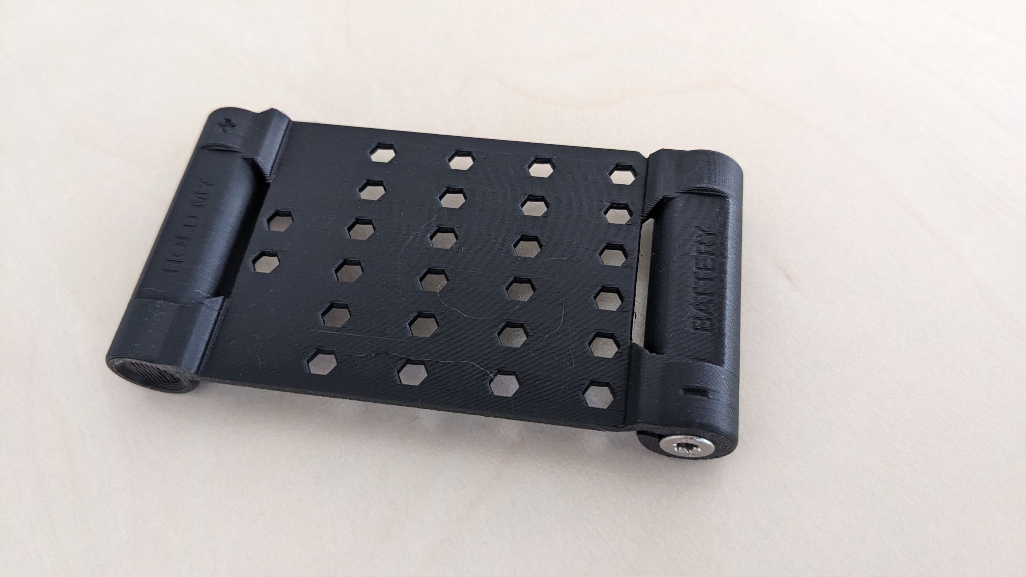 Giá đỡ pin LiPo cho huy hiệu Supercon 2023