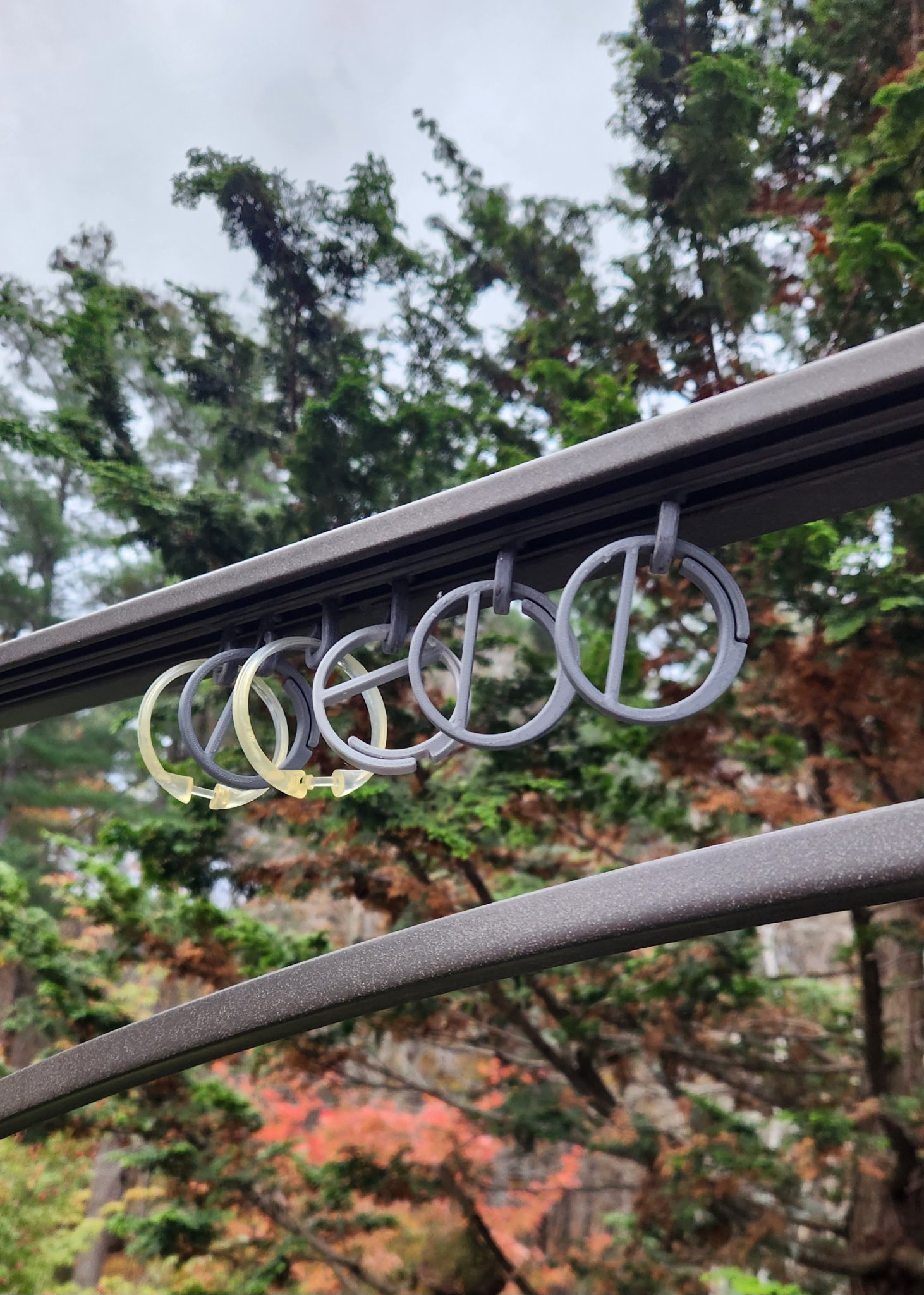 Móc rèm cho nhà kính trên sân thượng