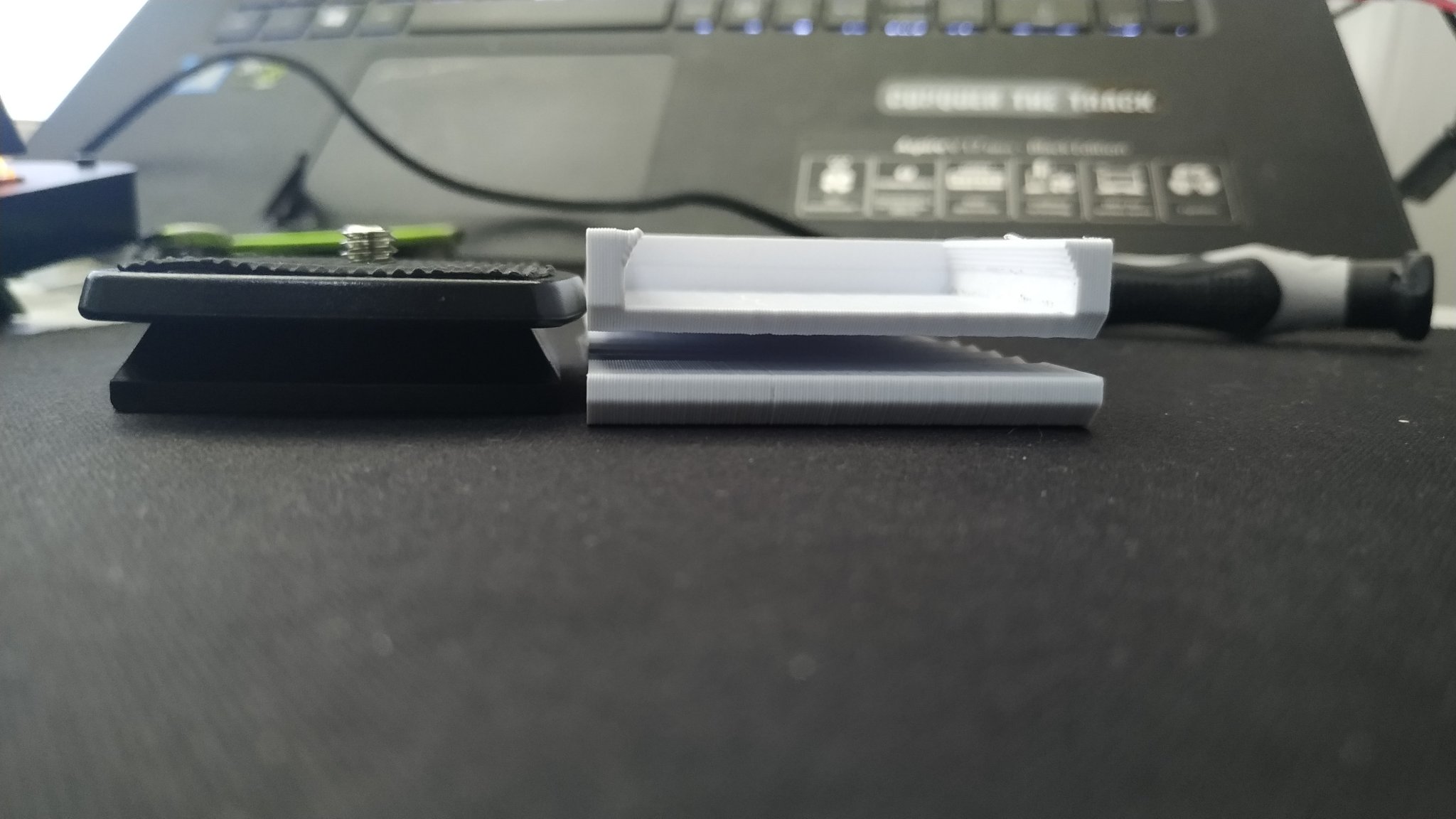 Giá đỡ mũ bóng chày cho mọi loại camera