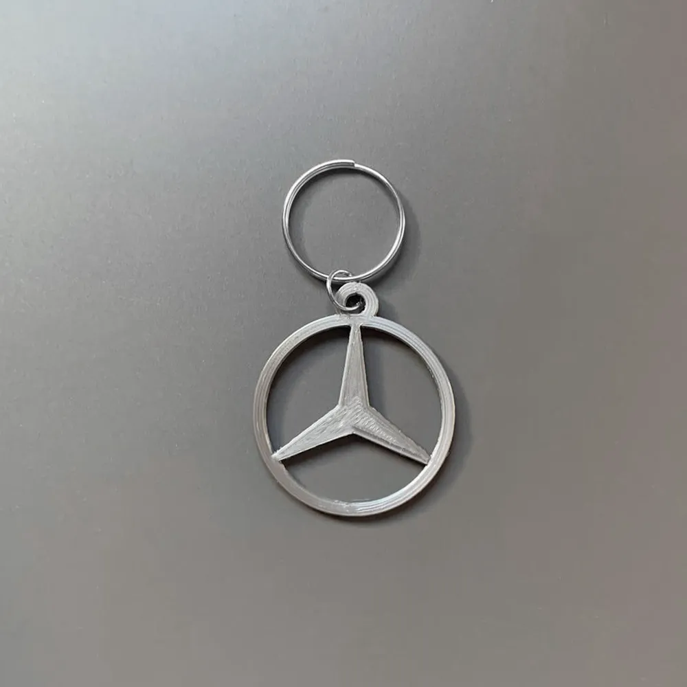 Móc chìa khóa thương hiệu Mercedes đơn giản và tinh tế