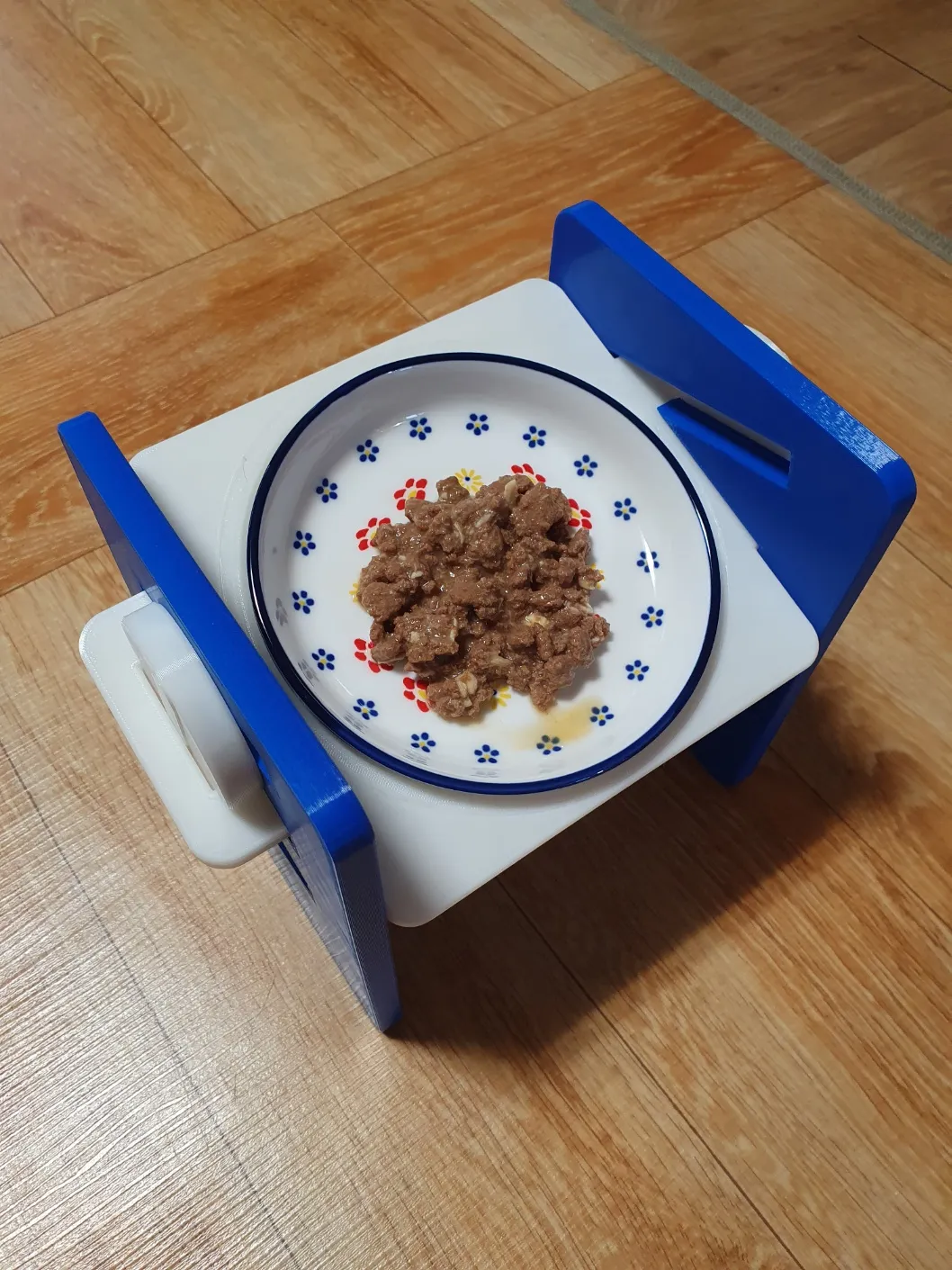 Giá đỡ bát ăn cho mèo điều chỉnh độ cao