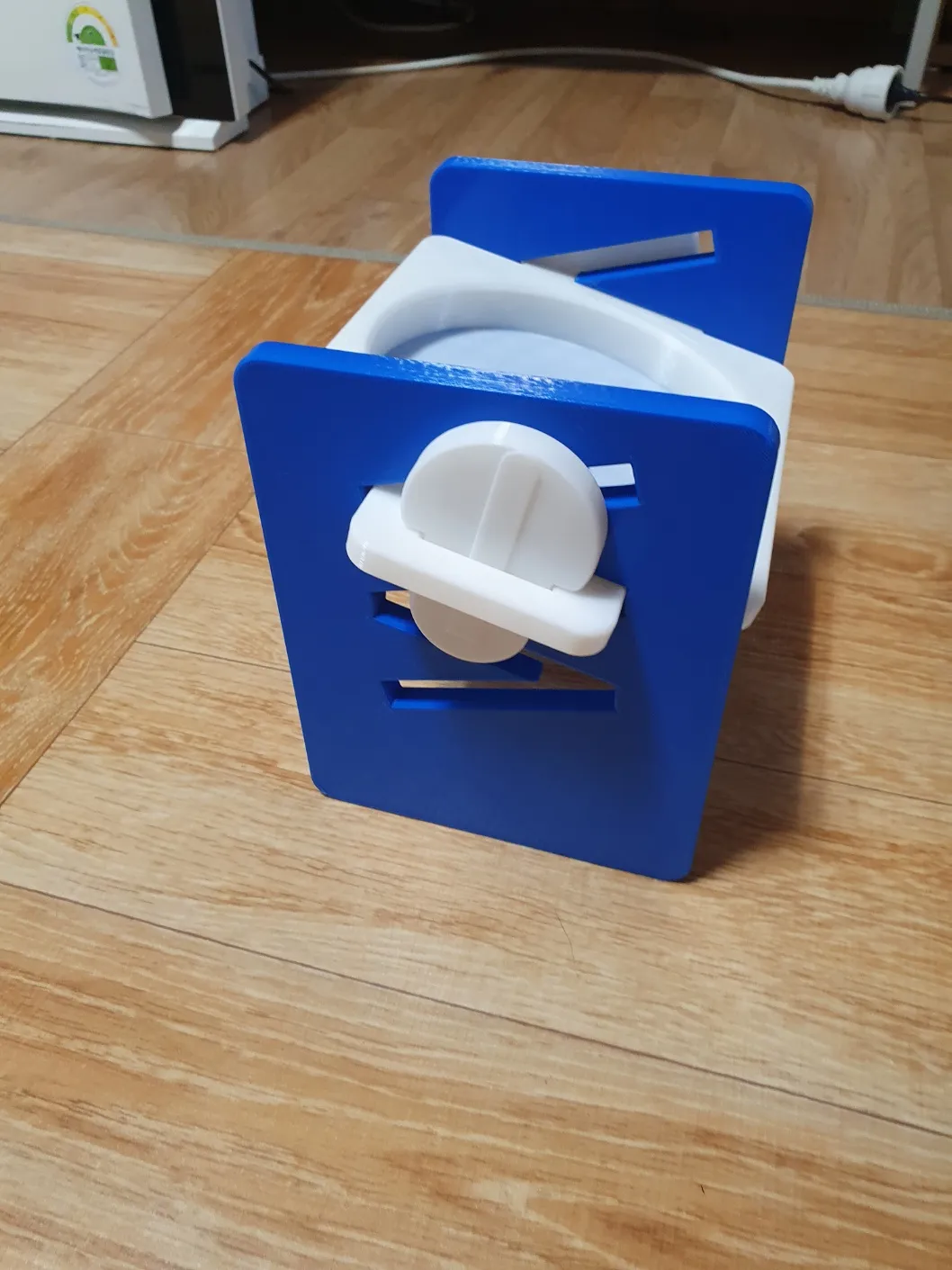 Giá đỡ bát ăn cho mèo điều chỉnh độ cao