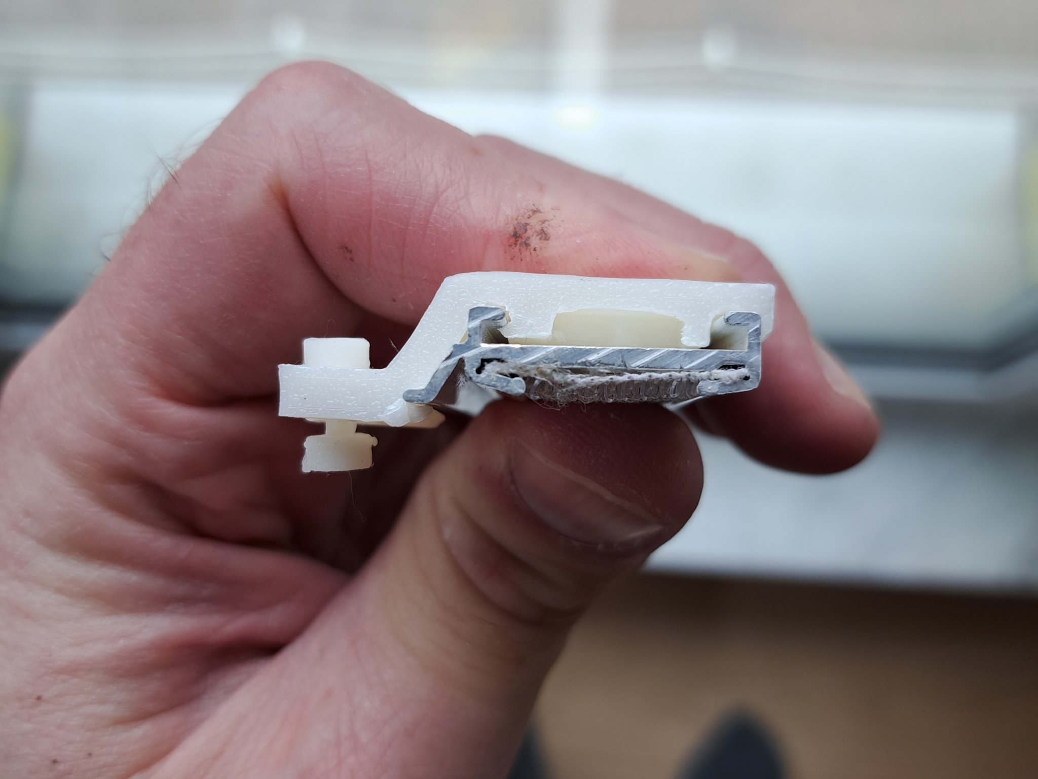 Giá đỡ thay thế cho thanh rèm cửa